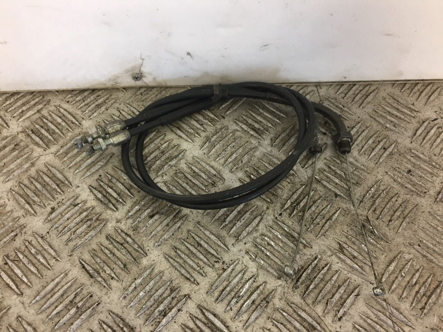 HONDA CBR1100 CBR 1100 BLACKBIRD THROTTLE CABLES YEAR 2000 (INJECTION)