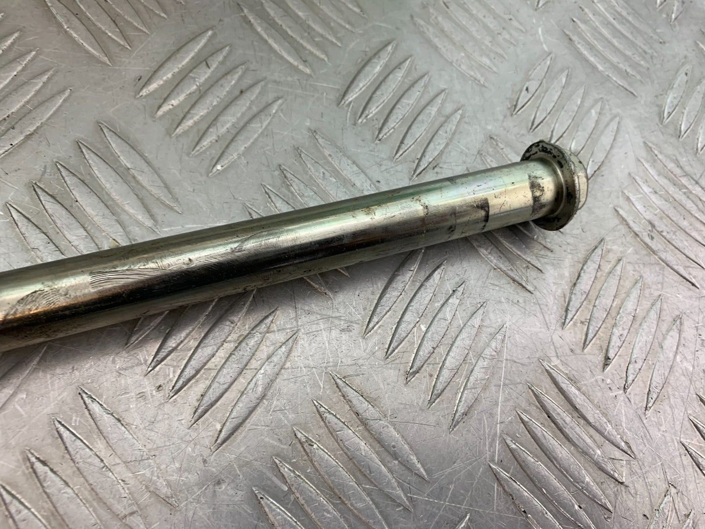 KAWASAKI ZZR1100 D SWINGARM SPINDLE YEAR 1993-2001 (CMB1189)