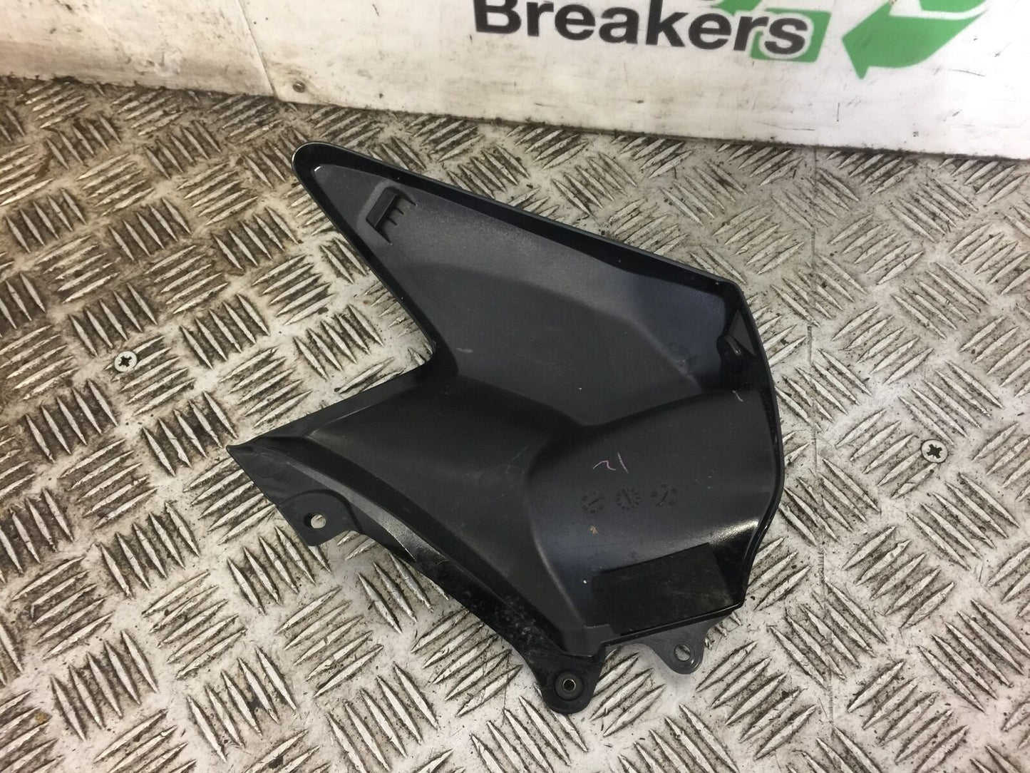 KAWASAKI NINJA H2 SX SE LEFT TANK FAIRING INFILL YEAR 2018 2019 (STOCK 439)