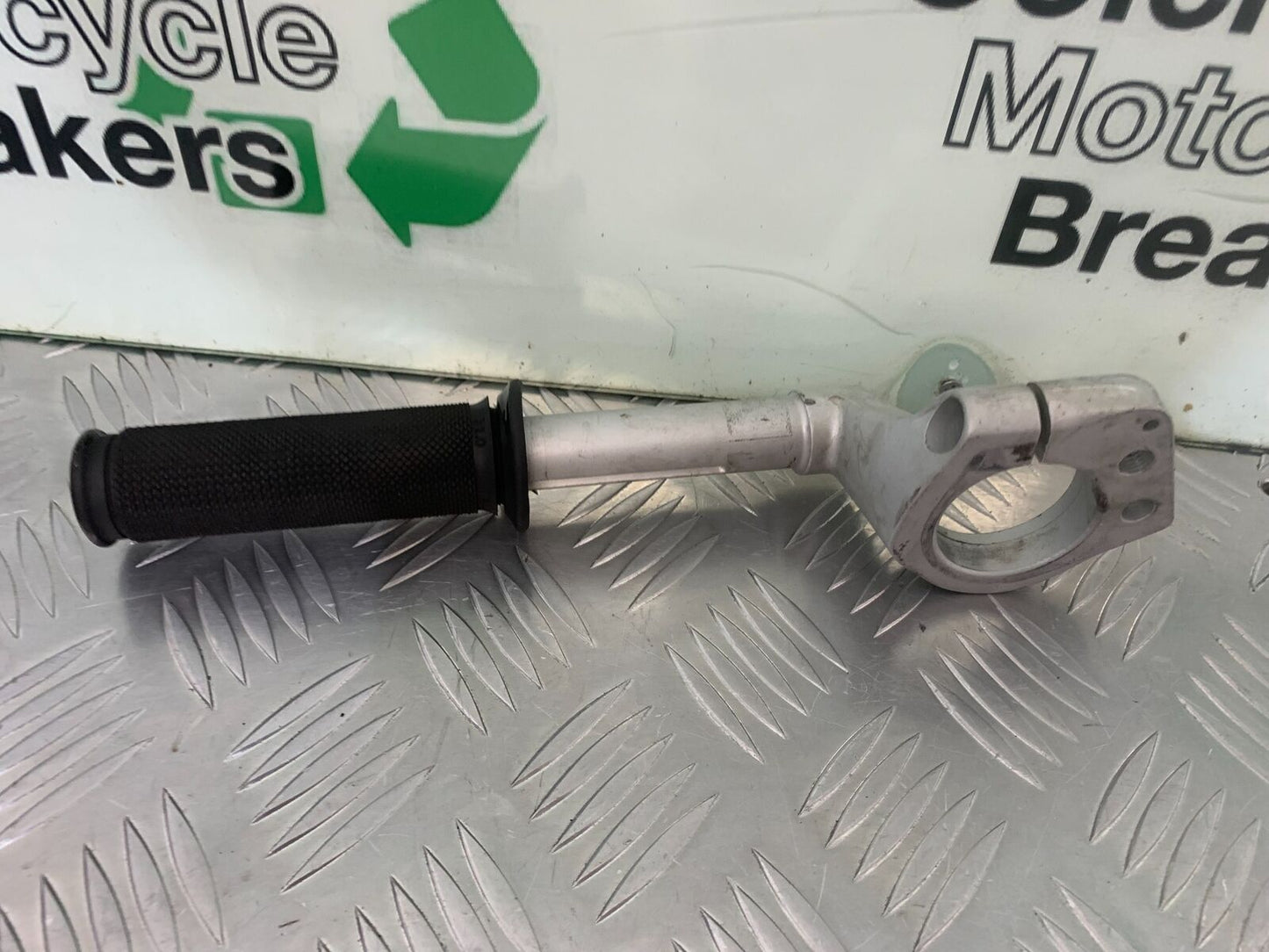 TRIUMPH 955I SPRINT RS LEFT HANDLEBAR YEAR 1999-04 (STOCK 989)