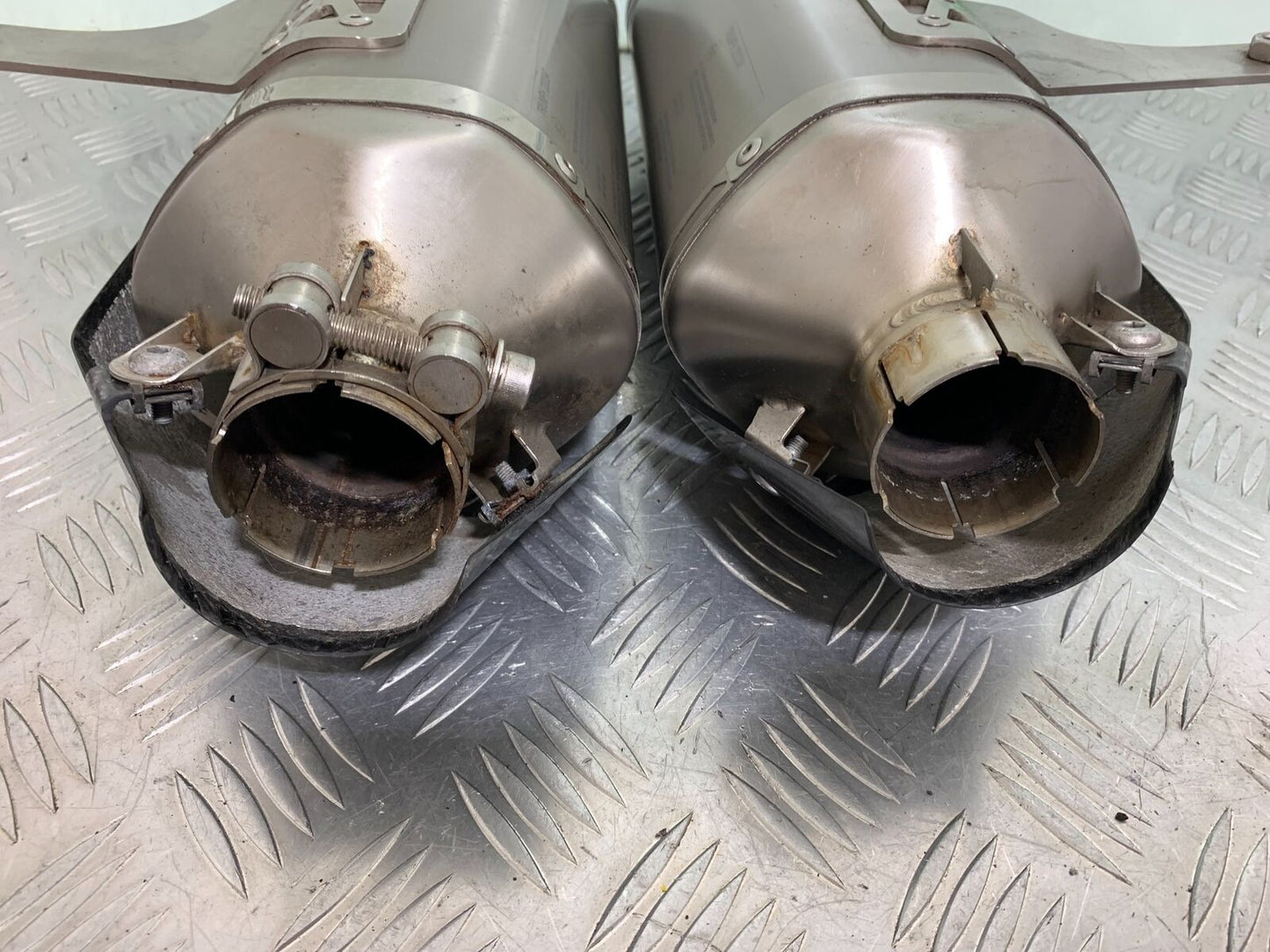 TRIUMPH 1050 SPEED TRIPLE RS ARROW SILENCERS YEAR 2018-2020 (CMB1029)