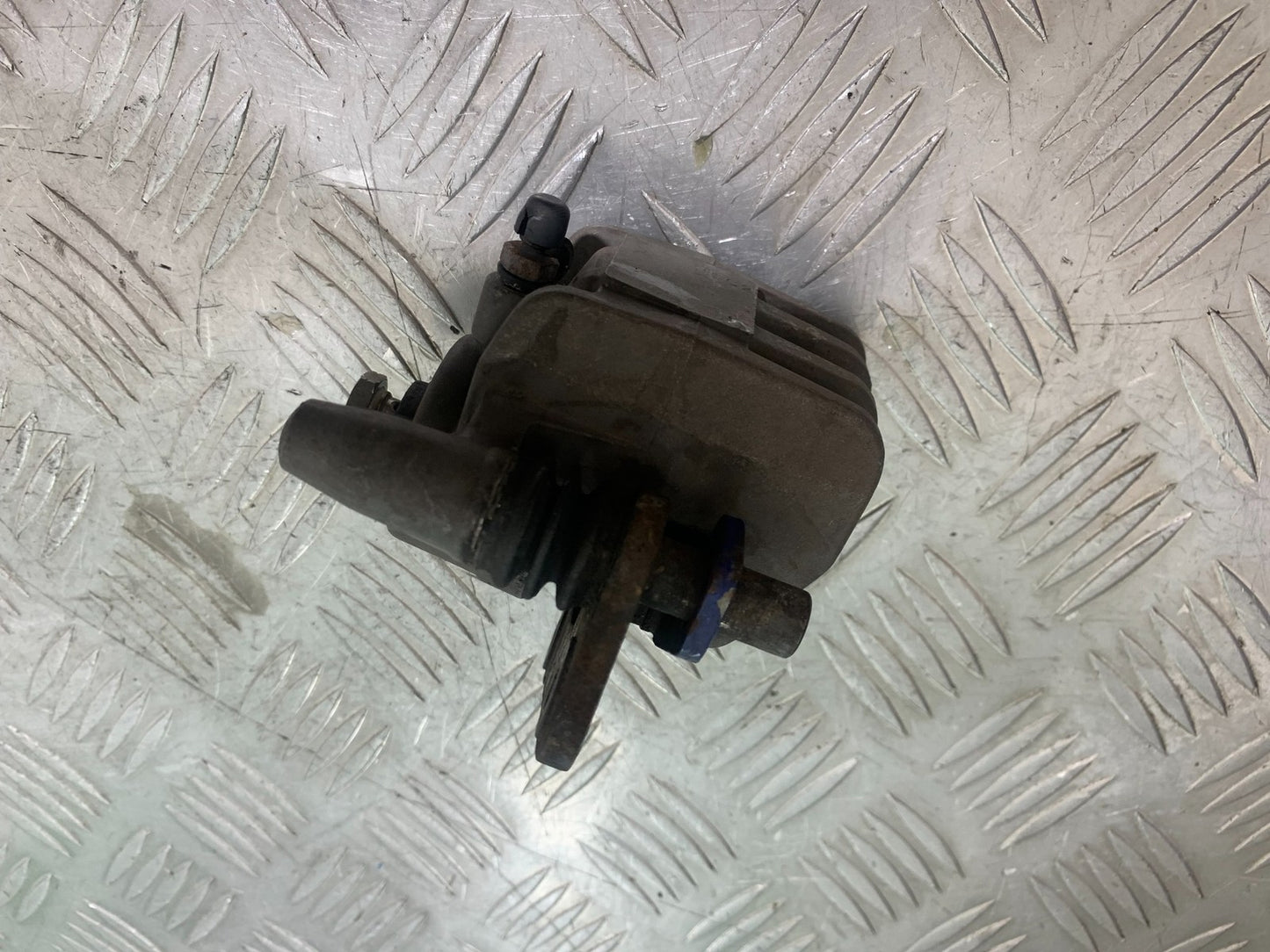 KAWASAKI ZX9R ZX9 E1 REAR CALIPER YEAR 2000-01 (CMB1171)
