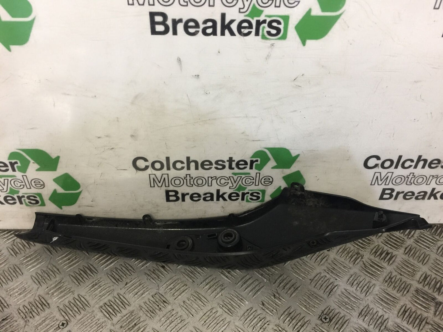 KAWASAKI ER6 F RIGHT SEAT PANEL YEAR 2009-2011 (STOCK 412)