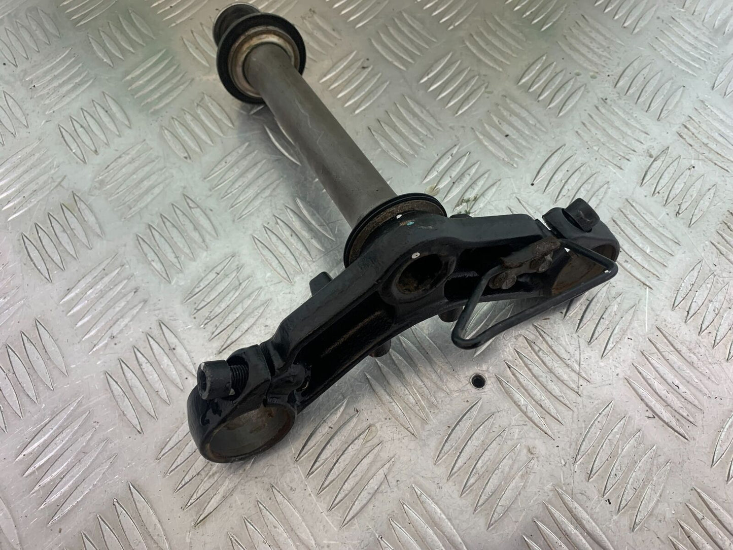 KAWASAKI Z300 ER300 BOTTOM YOKE YEAR 2016-2018 (CMB1056)