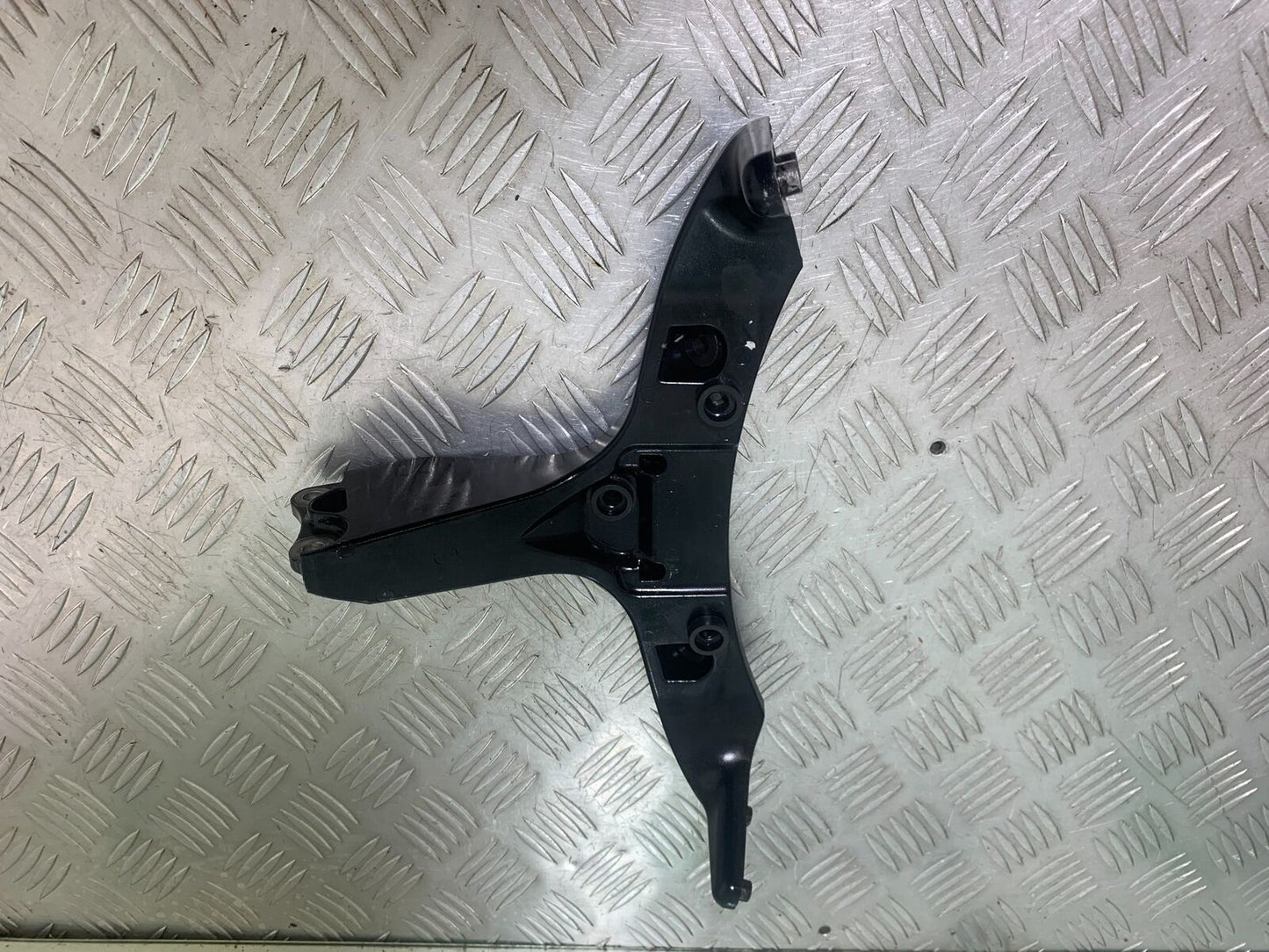 HONDA CBR600 CBR 600 RR FAIRING BRACKET YEAR 2003-2004 CMB1086)
