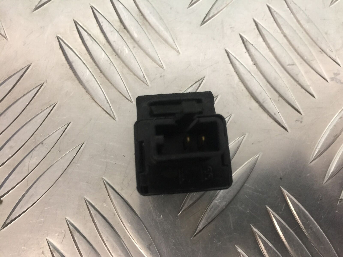 KAWASAKI ZX10R ZX10 R LIGHT RELAY YEAR 2004-2005 (STOCK 932)
