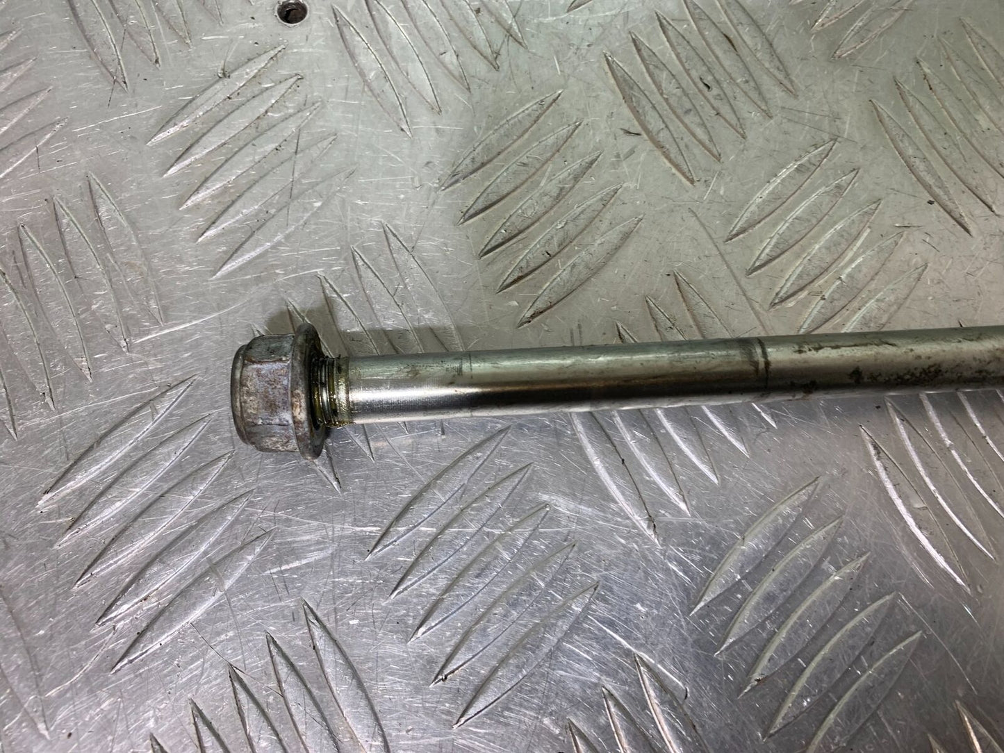 LEXMOTO LXR 125 SWINGARM SPINDLE YEAR 2019-2023 (CMB1076)