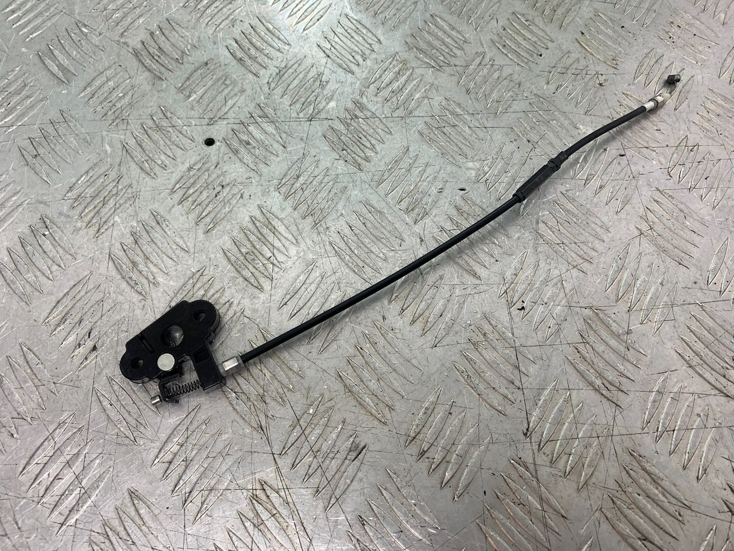 DUCATI 1198 S SEAT CATCH AND BRACKET YEAR 2009-2011 (CMB1219)