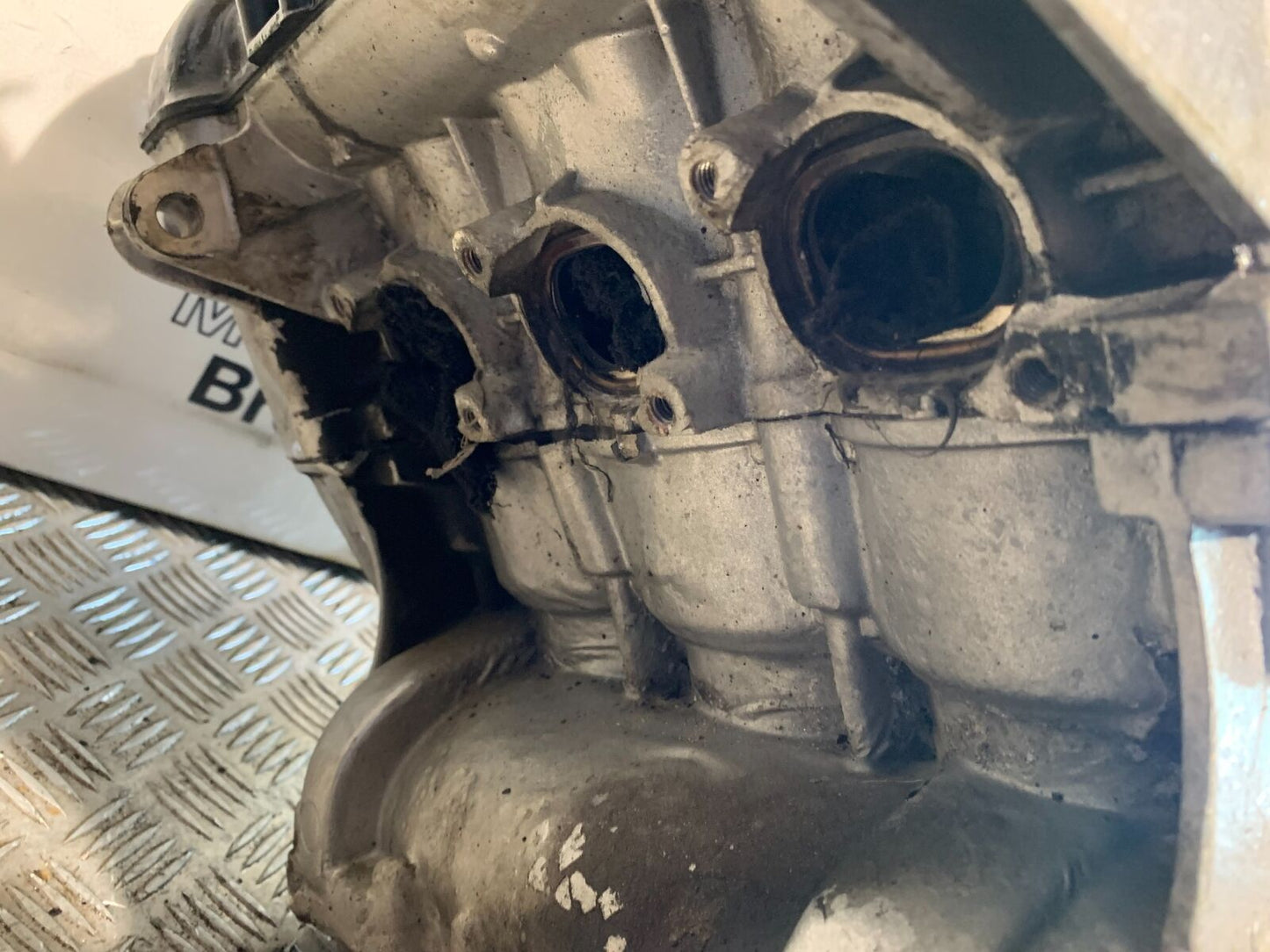 TRIUMPH 955I SPRINT RS ENGINE YEAR 1999-04 (STOCK 989)