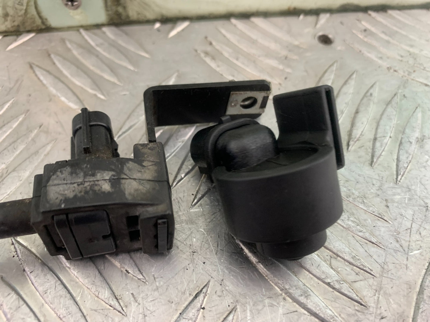 KTM 690 DUKE R LC4 RELAYS SENSORS YEAR 2012-2015 (CMB1180)