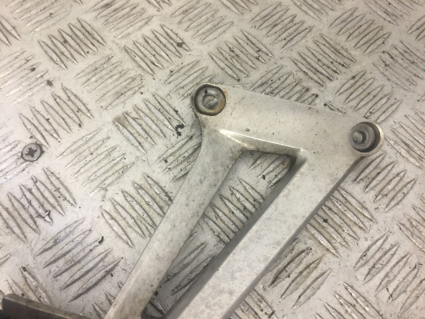 HONDA CBR125 CBR 125 RIGHT REAR HANGER YEAR 2008 (STOCK 627)