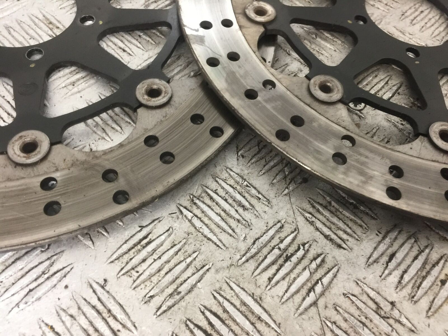 DUCATI 696 MONSTER FRONT BRAKE DISCS YEAR 2008 (STOCK 768)