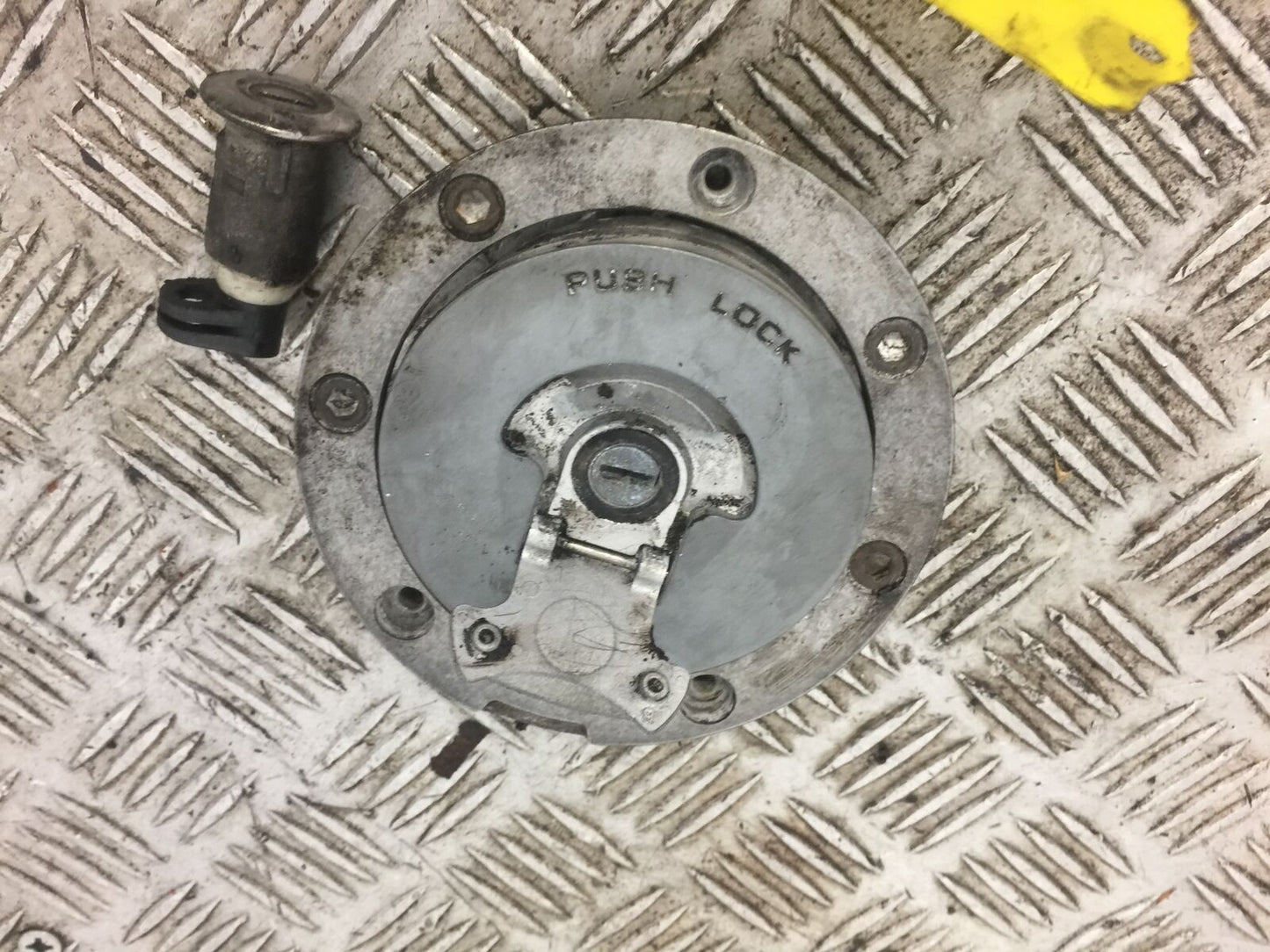 HONDA CBR1100 CBR 1100 BLACKBIRD LOCKS AND KEY 1998 (CARBED) STOCK 442