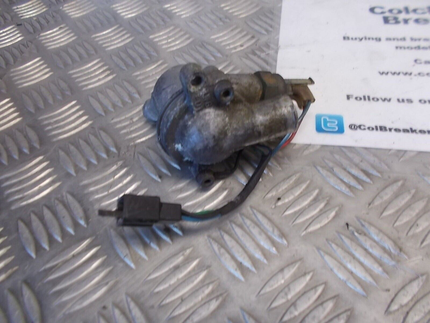 YAMAHA FZR600 FZR 600 THERMOSTAT HOUSING YEAR 1993