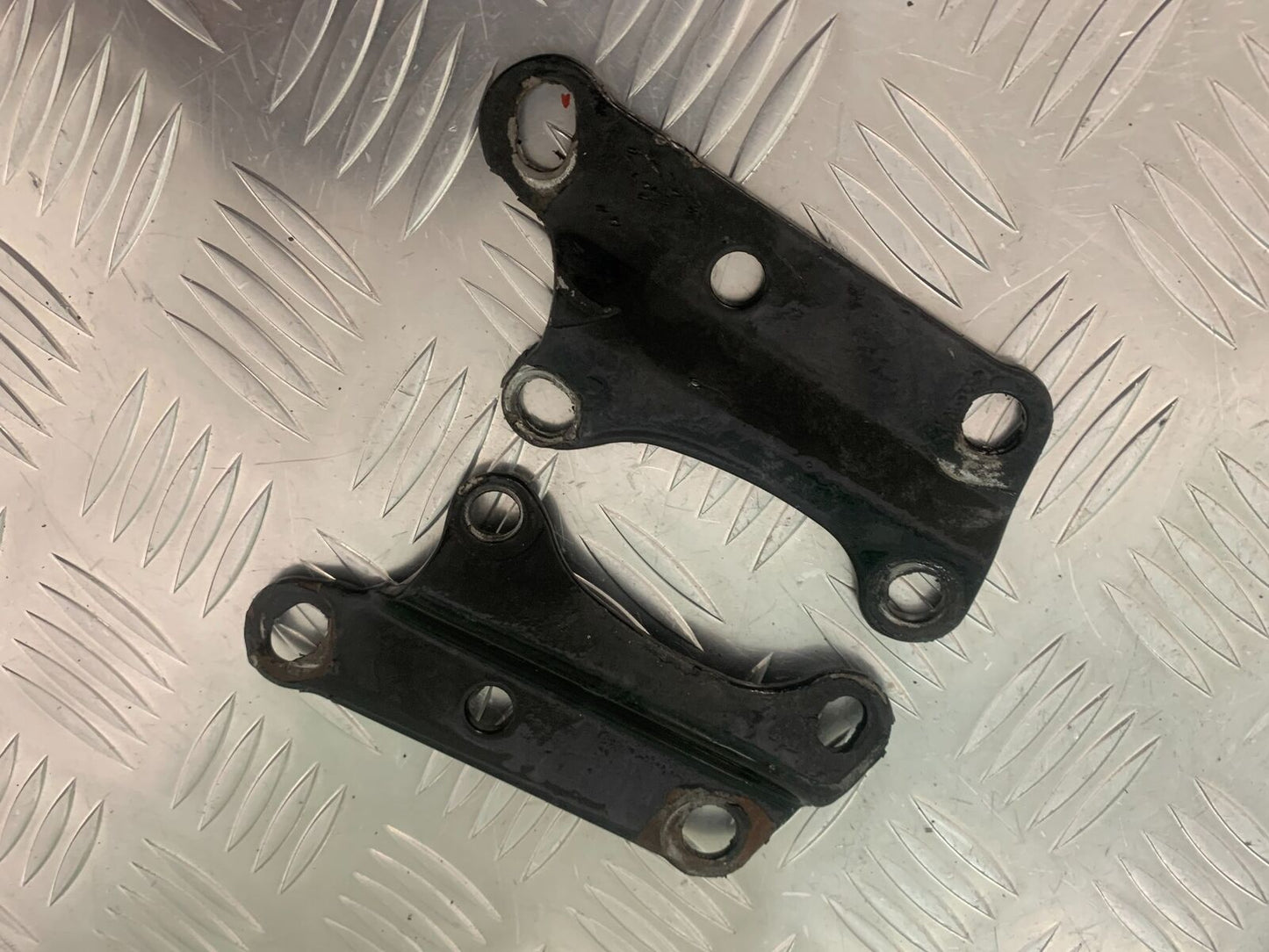 HARLEY DAVIDSON XL53C XL883 ENGINE MOUNTS YEAR 2001 (STOCK 960)