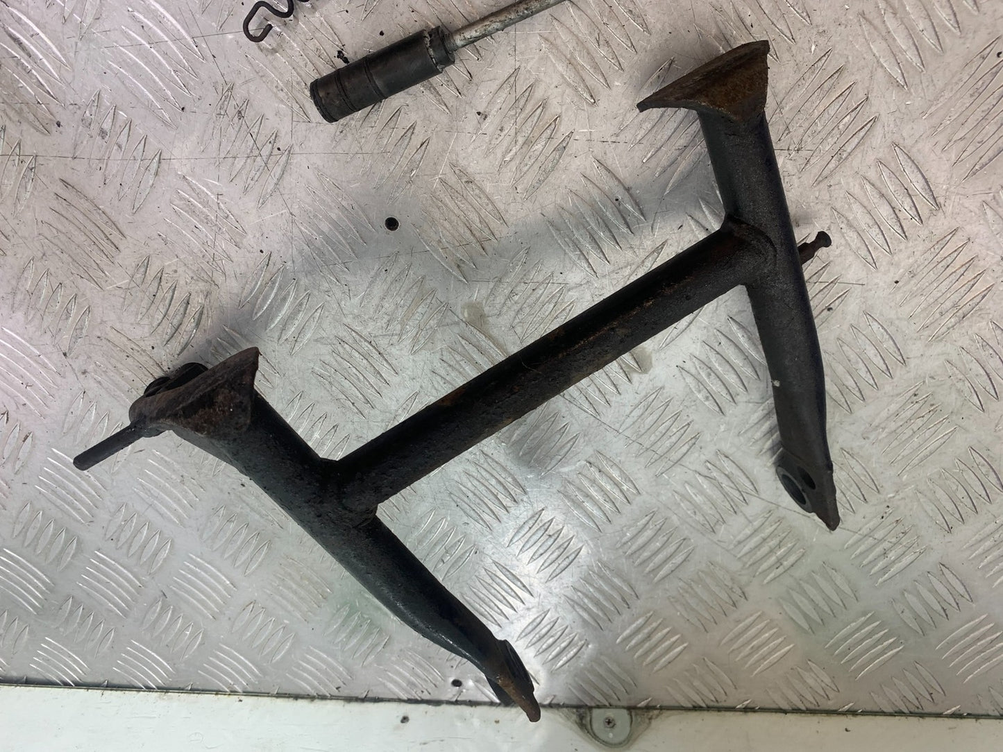 BMW R850 R R850R CENTER STAND YEAR 1994-2002 (CMB1170)