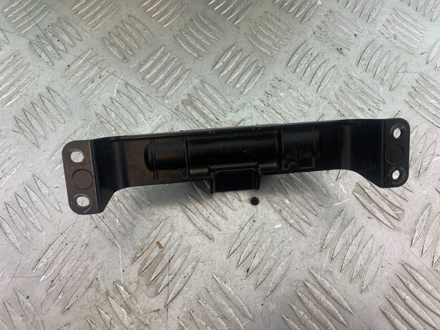 YAMAHA YZF R1 PETROL TANK BRACKET YEAR 2004-2006 (CMB1155)