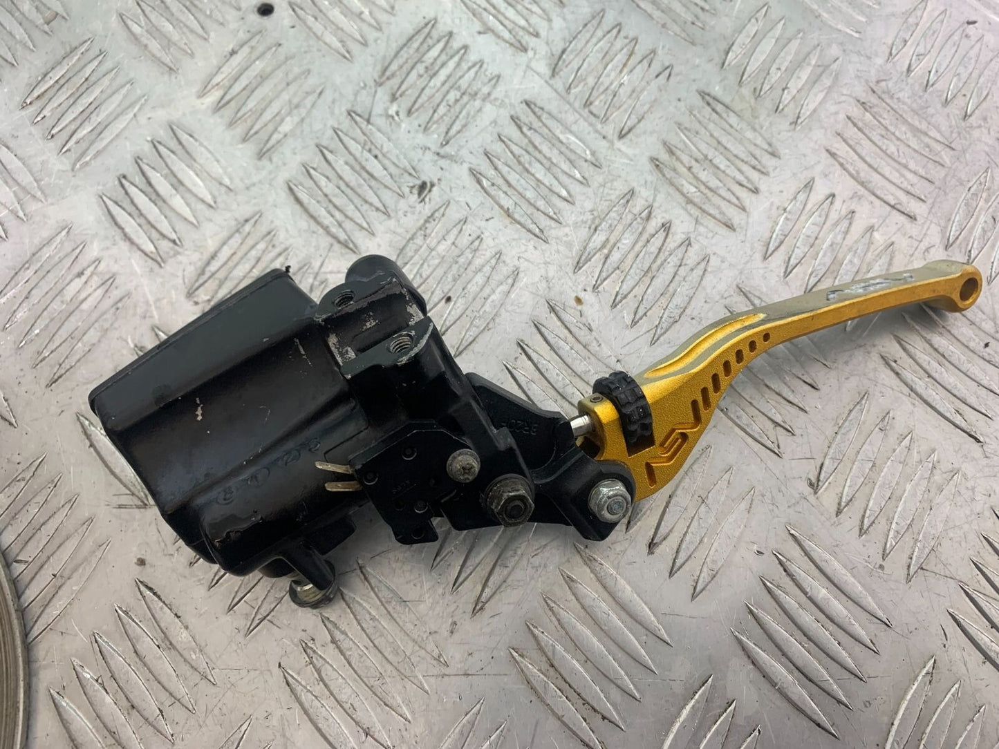 KAWASAKI Z1000 Z 1000 FRONT BRAKE MASTER CYLINDER YEAR 2003-2006 (CMB1099)