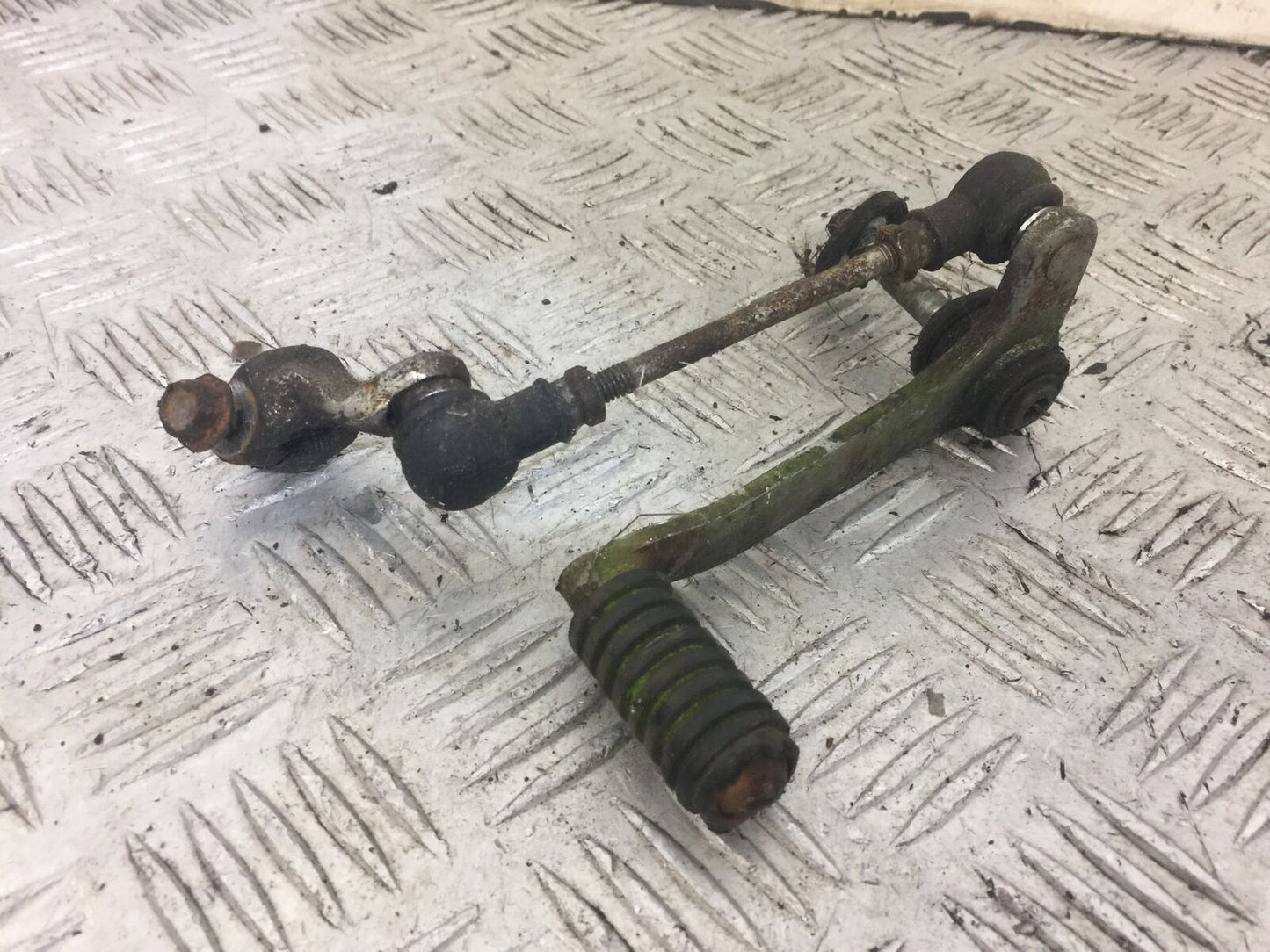 YAMAHA FJ1200 FJ 1200 GEAR LEVER YEAR 1988 (STOCK 653)