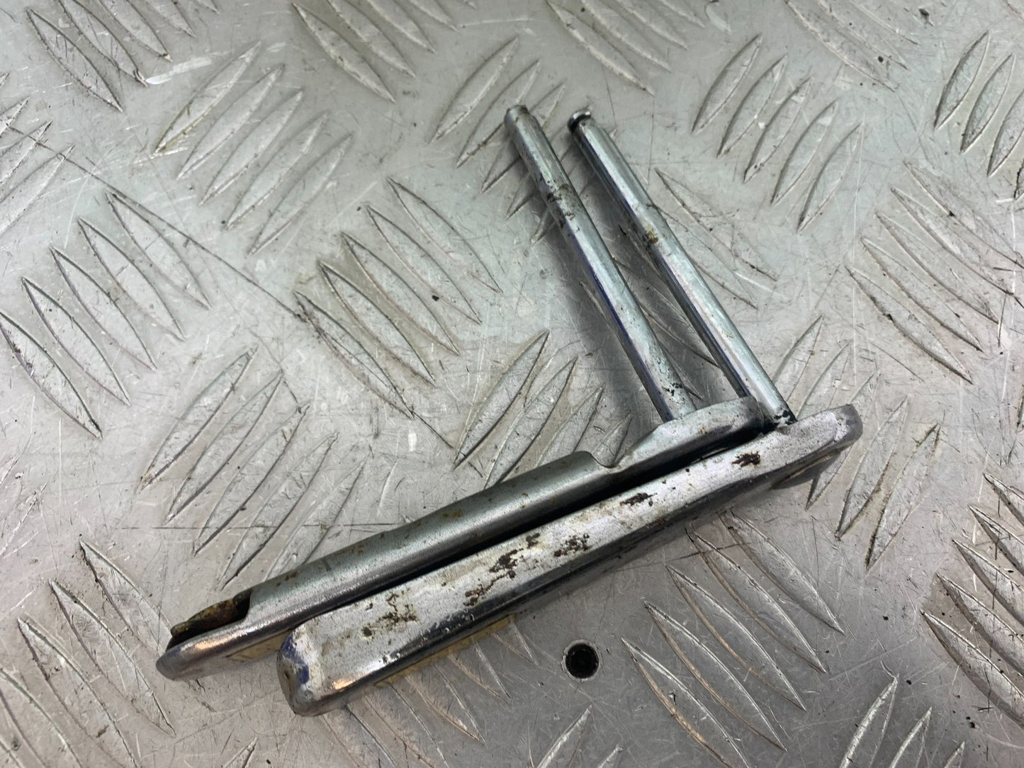 HONDA GL500 GL 500 SILVERWING SEAT BRACKETS YEAR 1981-82 (CMB1168)