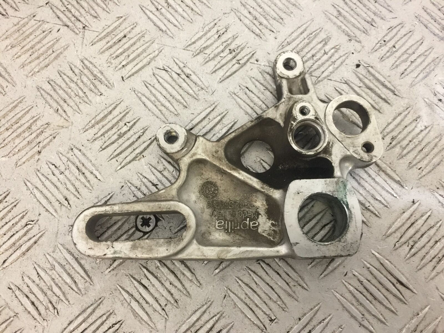 APRILIA TUONO 1000 V4R REAR CALIPER BRACKET 2011-13 (STOCK 746)