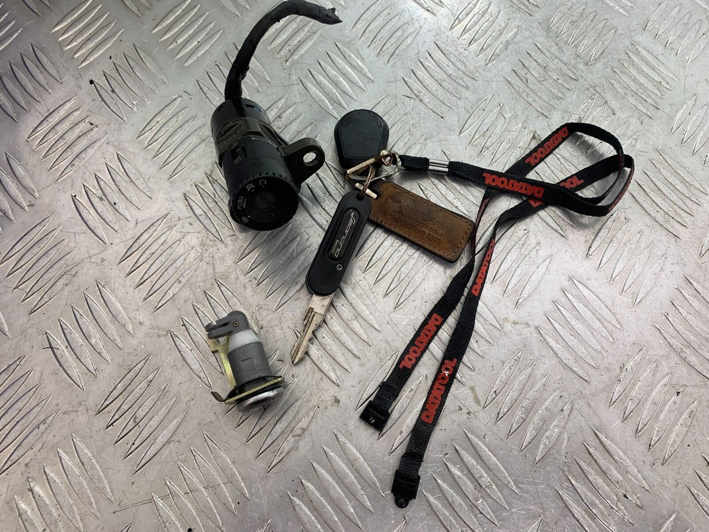 BENELLI LEONCINO 500 TRIAL IGNITION SEAT LOCK AND KEY YEAR 2020 (CMB1106)