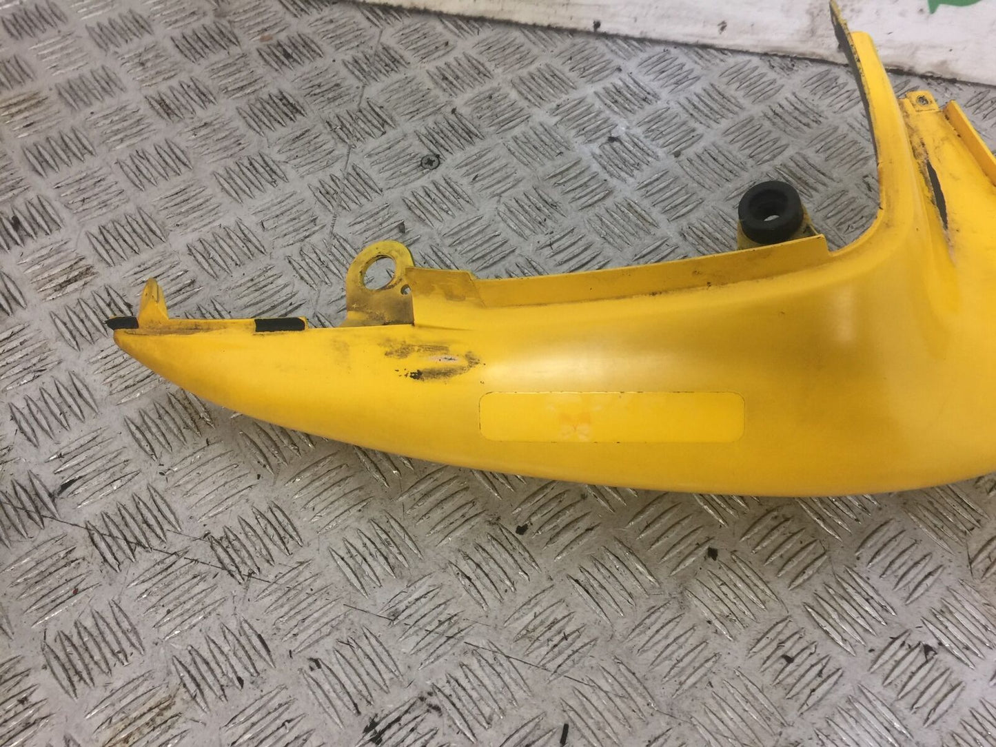 SUZUKI SV650 SV 650 RIGHT SEAT PANEL YEAR 1999 (STOCK 681)