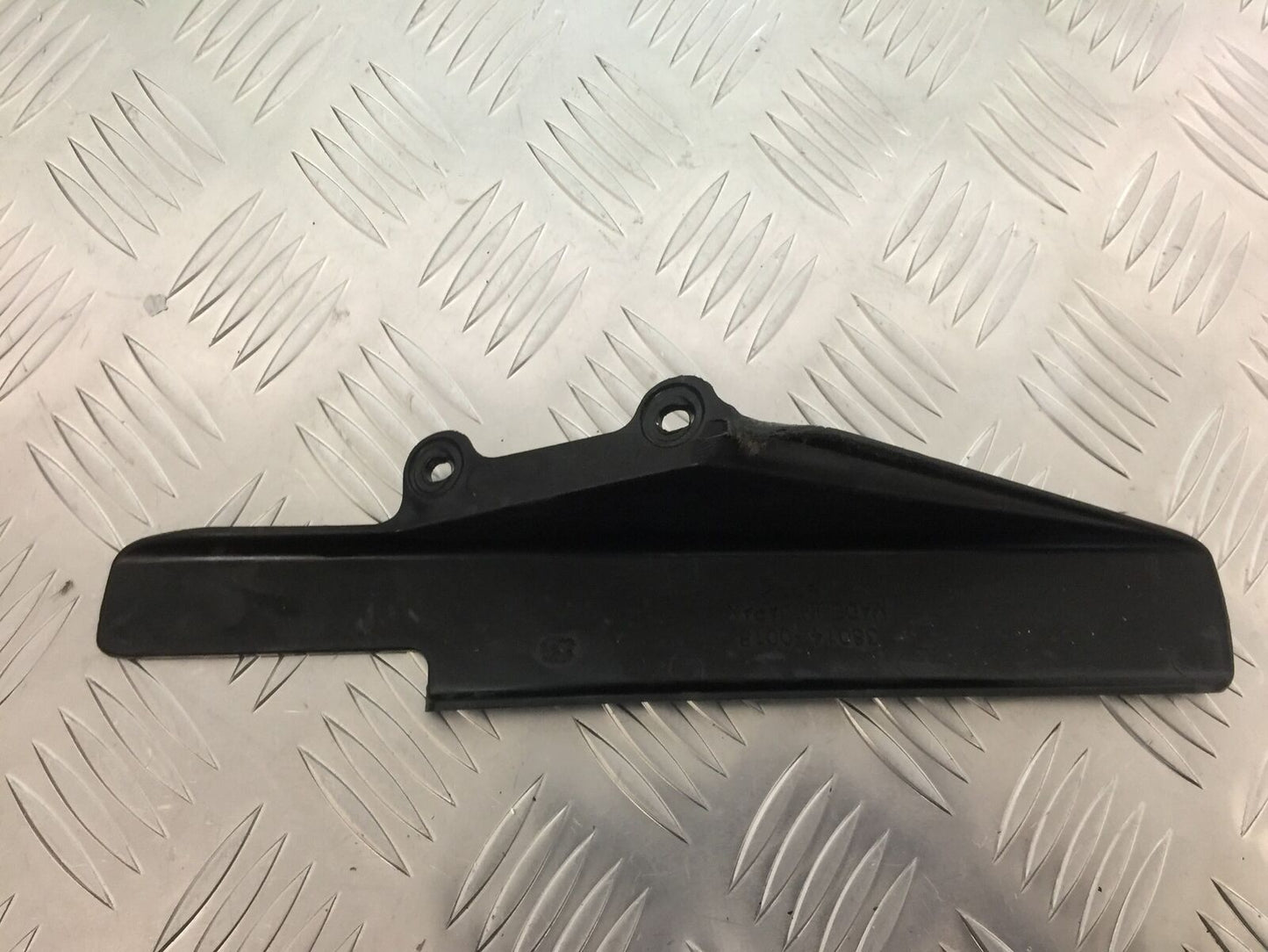 KAWASAKI ZX10R ZX10 R CHAIN GUARD YEAR 2004-2005 (STOCK 932)