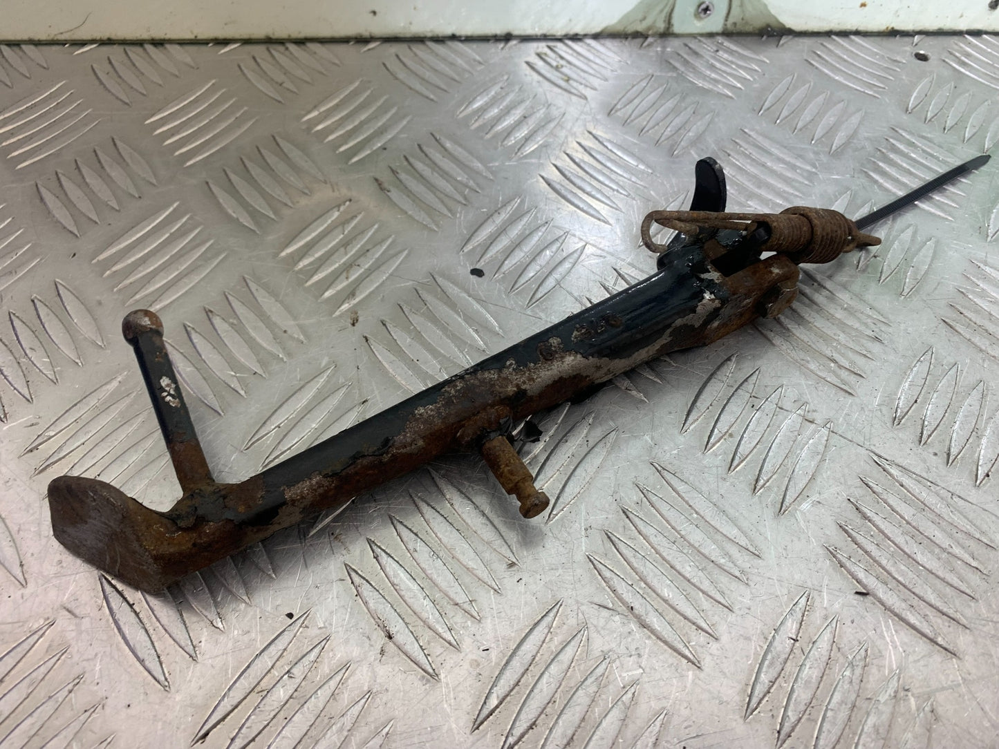 SUZUKI GSF1200 GSF 1200 BANDIT SIDE STAND YEAR 1997-2000 (CMB1149)