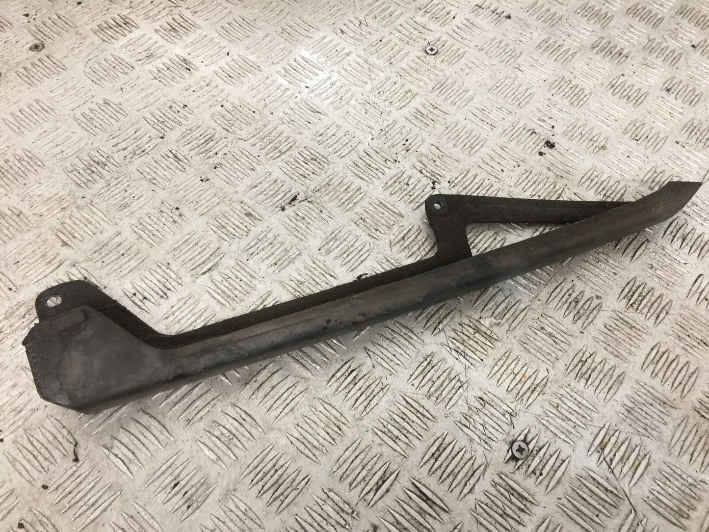 HONDA CBR125 CBR 125 CHAIN GUARD YEAR 2007-10 (STOCK 884)