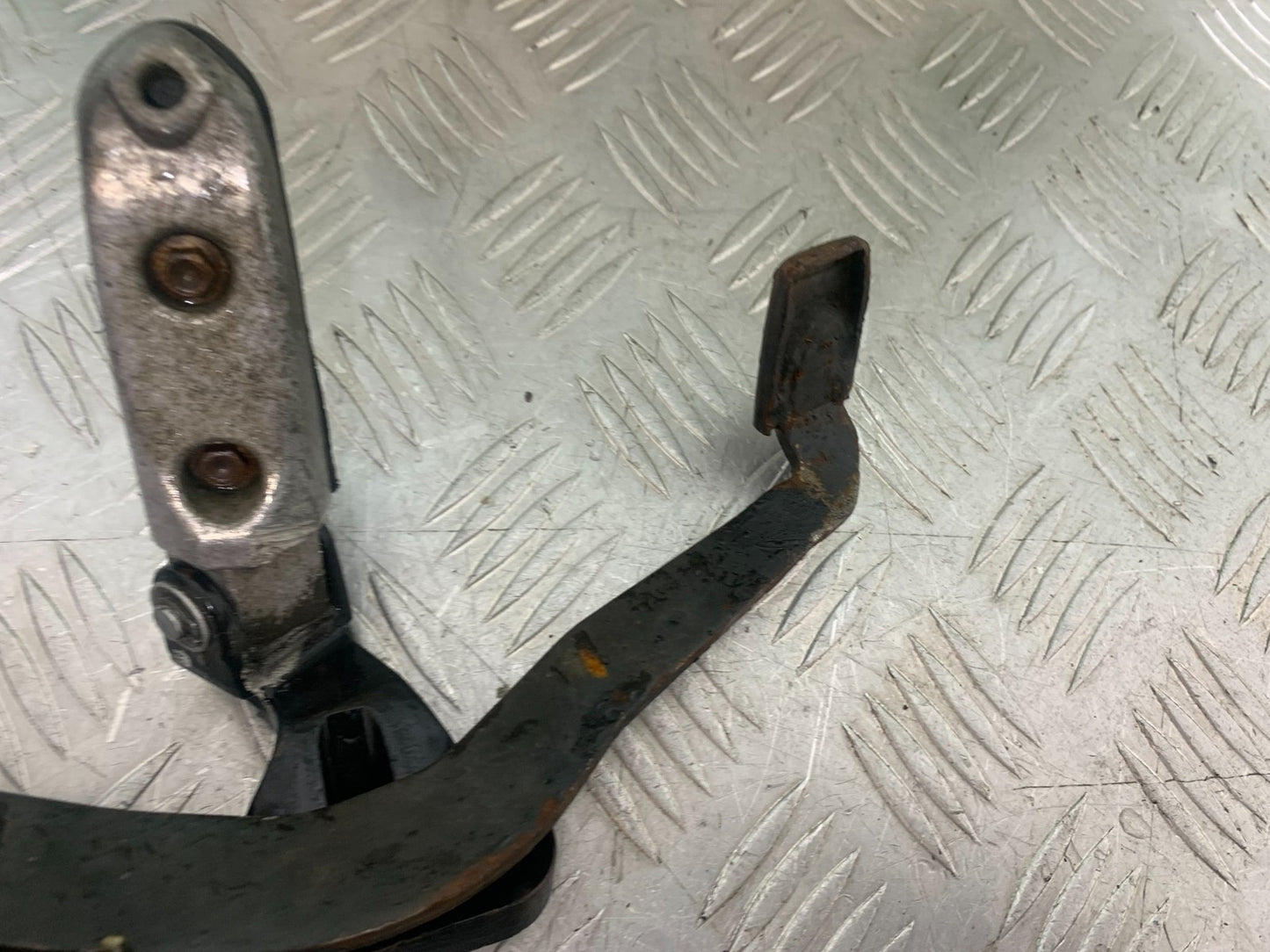 APRILIA 650 PAGASO STRADA RIGHT HANGER PEG & PEDAL YEAR 2005-2010 (CMB1260)