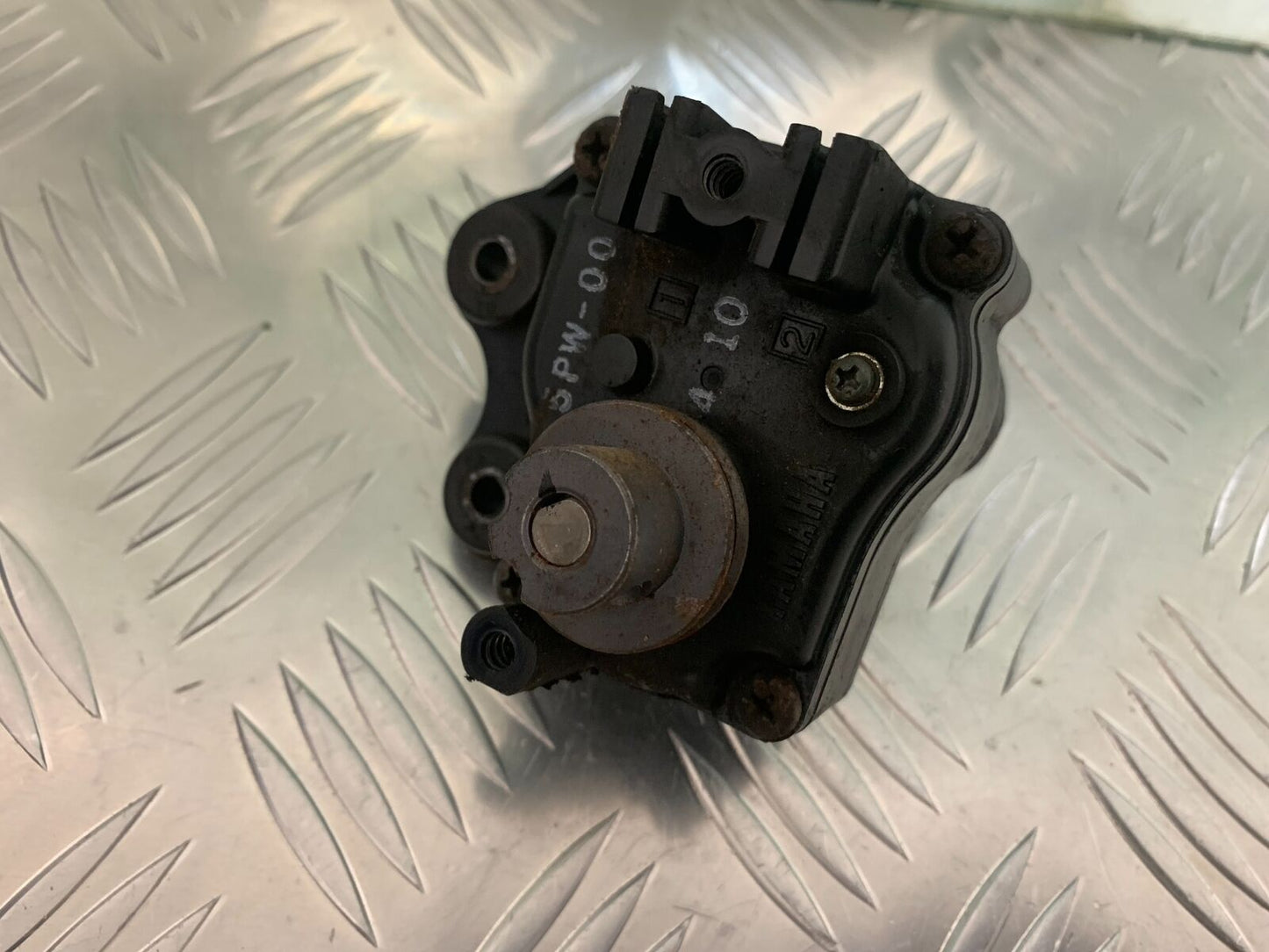 YAMAHA YZF R1 5VY SERVO MOTOR YEAR 2004-2006 (STOCK 953)