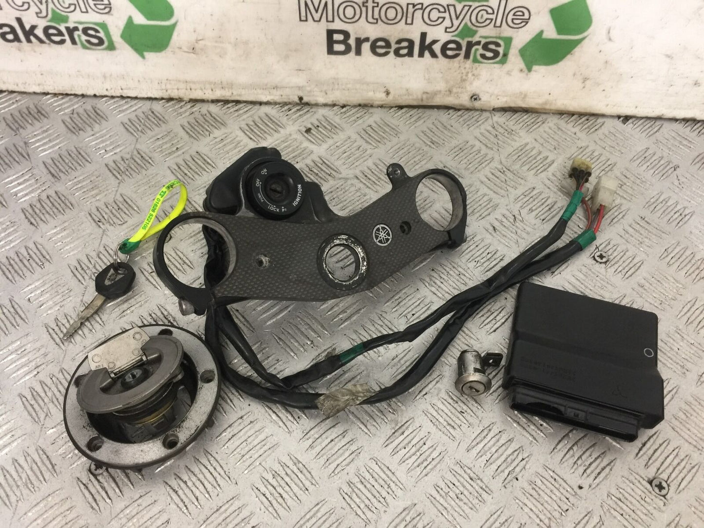 YAMAHA YZF R1 5VY ECU LOCKS KEY YEAR 2004-2006 (STOCK 748)