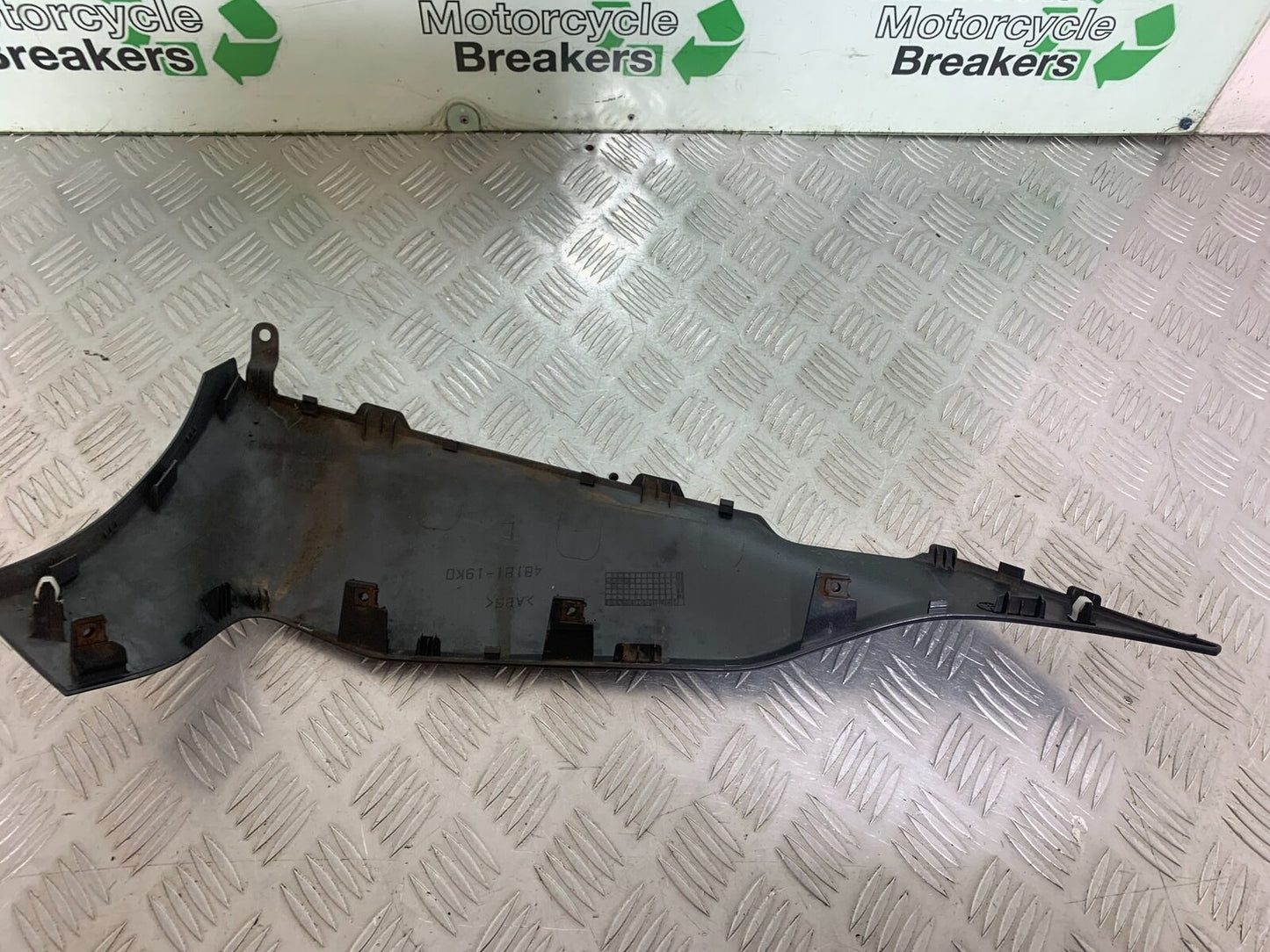 SUZUKI AN400 AN 400 BURGMAN LEFT BELLYPAN YEAR 2017-2024 (CMB1118)