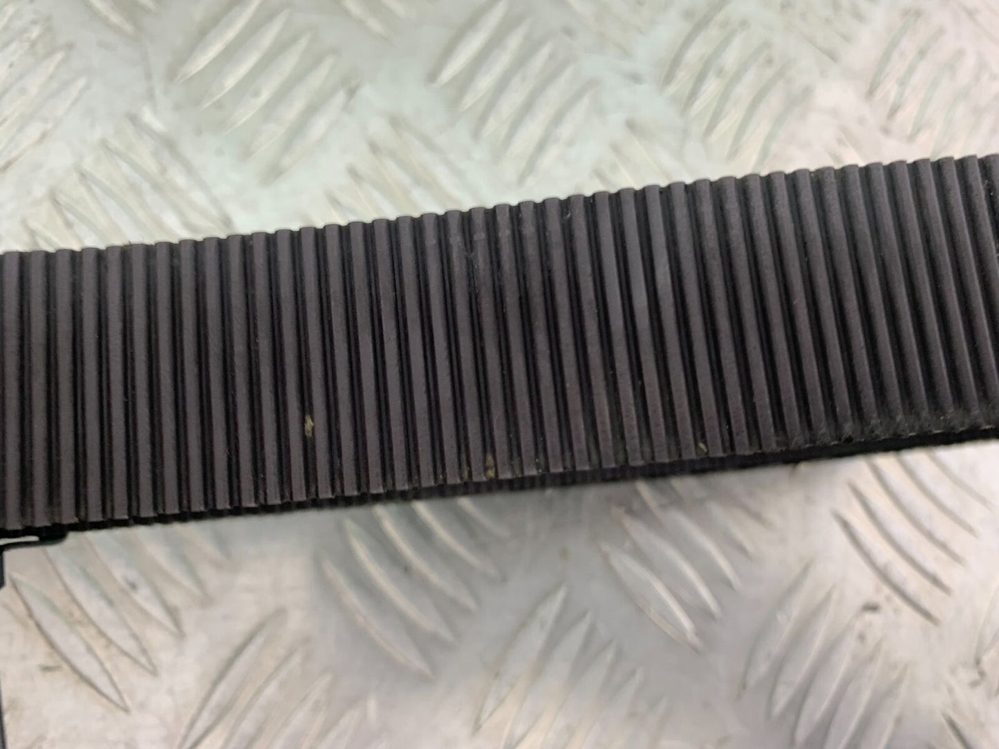 TRIUMPH THUNDERBIRD 1600 DRIVE BELT YEAR 2011 (CMB1107)