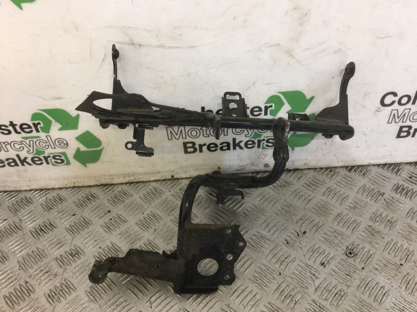 YAMAHA XMAX 125 XMAX-125 FAIRING BRACKET YEAR 2012 (STOCK 689)