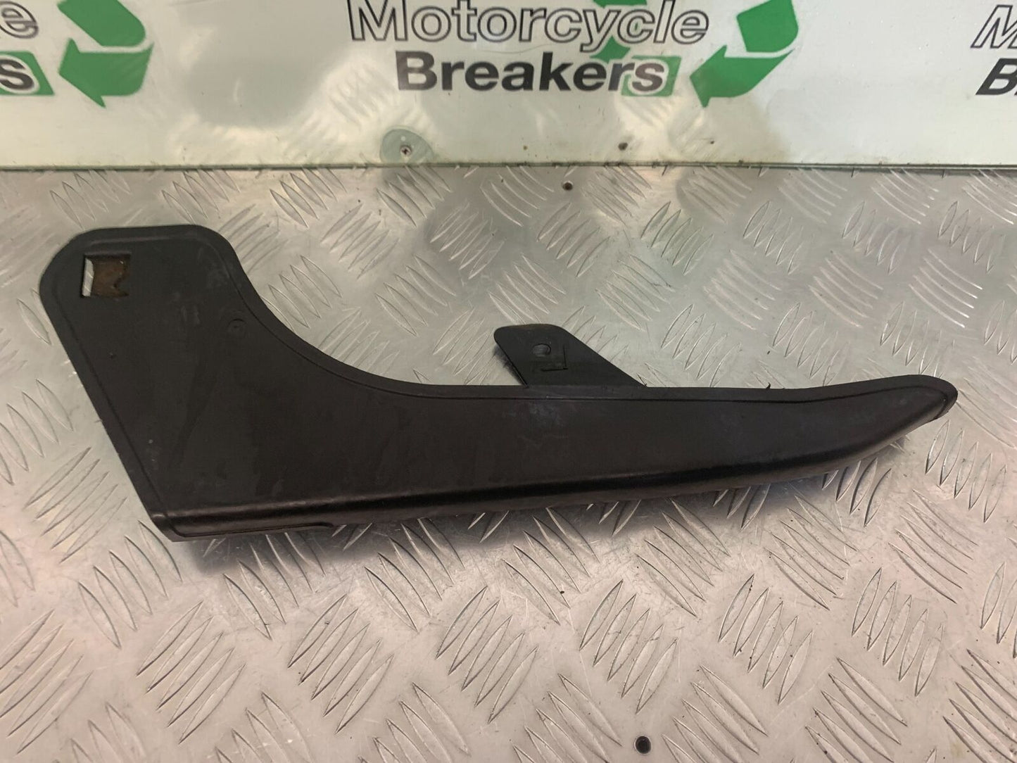 HONDA XL650 V TRANSALP CHAIN GUARD YEAR 2001-2006 (STOCK 975)