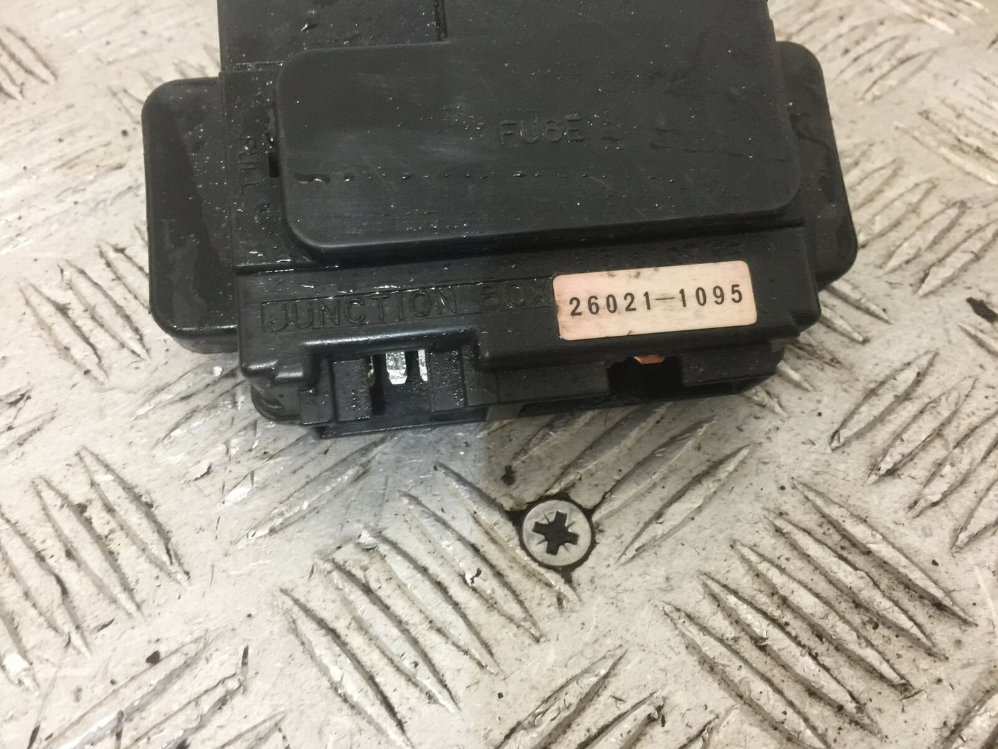 KAWASAKI ZRX1100 ZRX 1100 FUSE BOX YEAR 1997-2001 (STOCK 808)