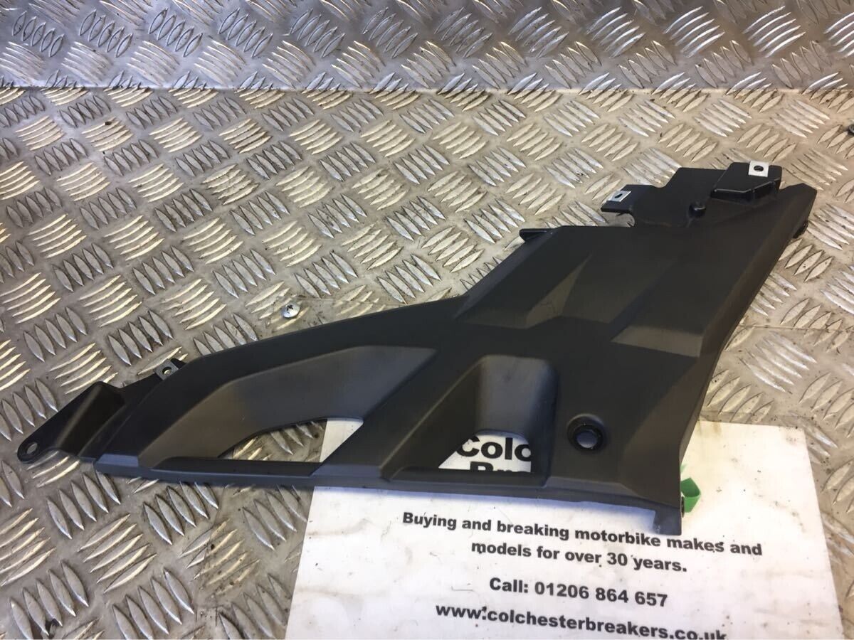 YAMAHA MT125 MT 125 LEFT SIDE PANEL YEAR 2015