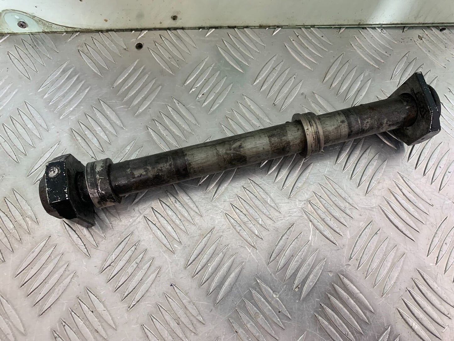 SUZUKI SV1000 SV 1000 K4 REAR WHEEL SPINDLE YEAR 2003-2007 (CMB1042)