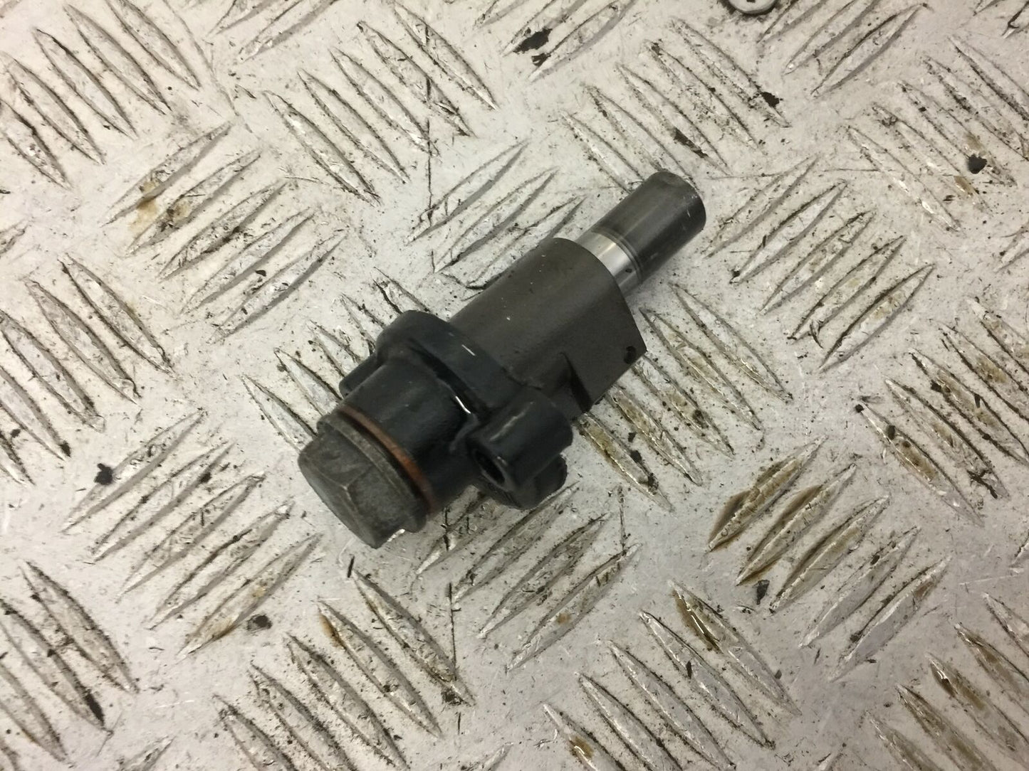 TRIUMPH 1050 SPRINT CAM CHAIN TENSIONER YEAR 2010 (STOCK 676)