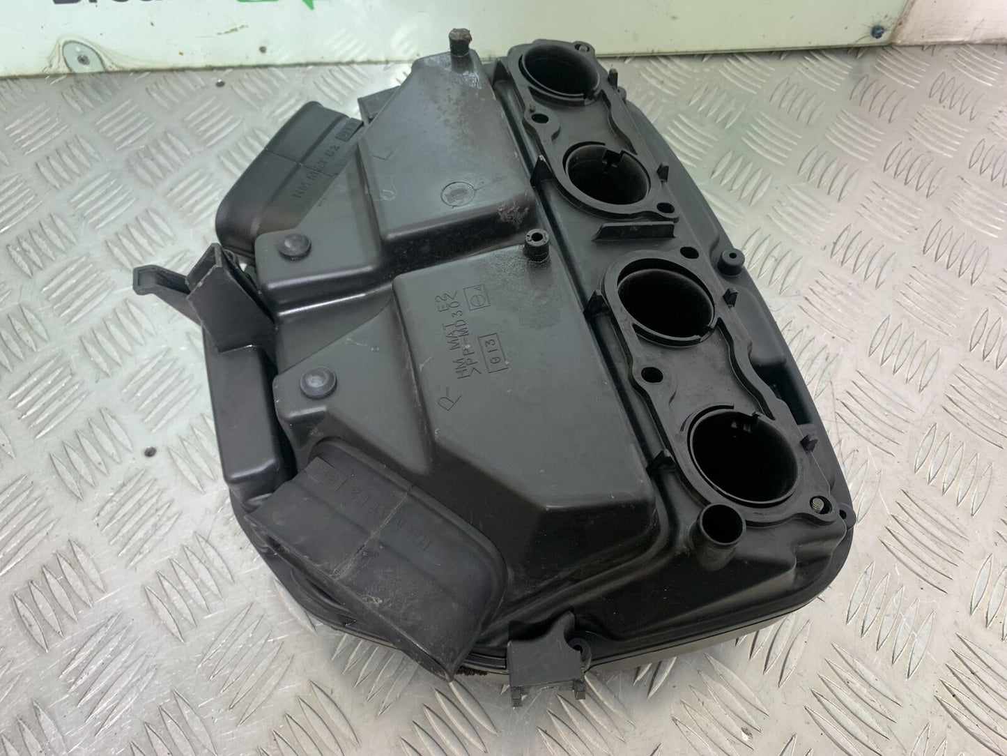 HONDA CBR1100 BLACKBIRD AIRBOX YEAR 1999-2005 (CMB1103)