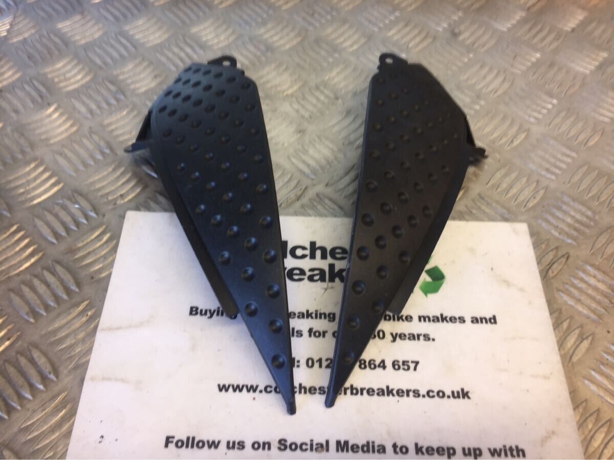 KAWASAKI ZX6R ZX636 C1H LEFT AND RIGHT PETROL TANK INFILLS YEAR 2005 2006