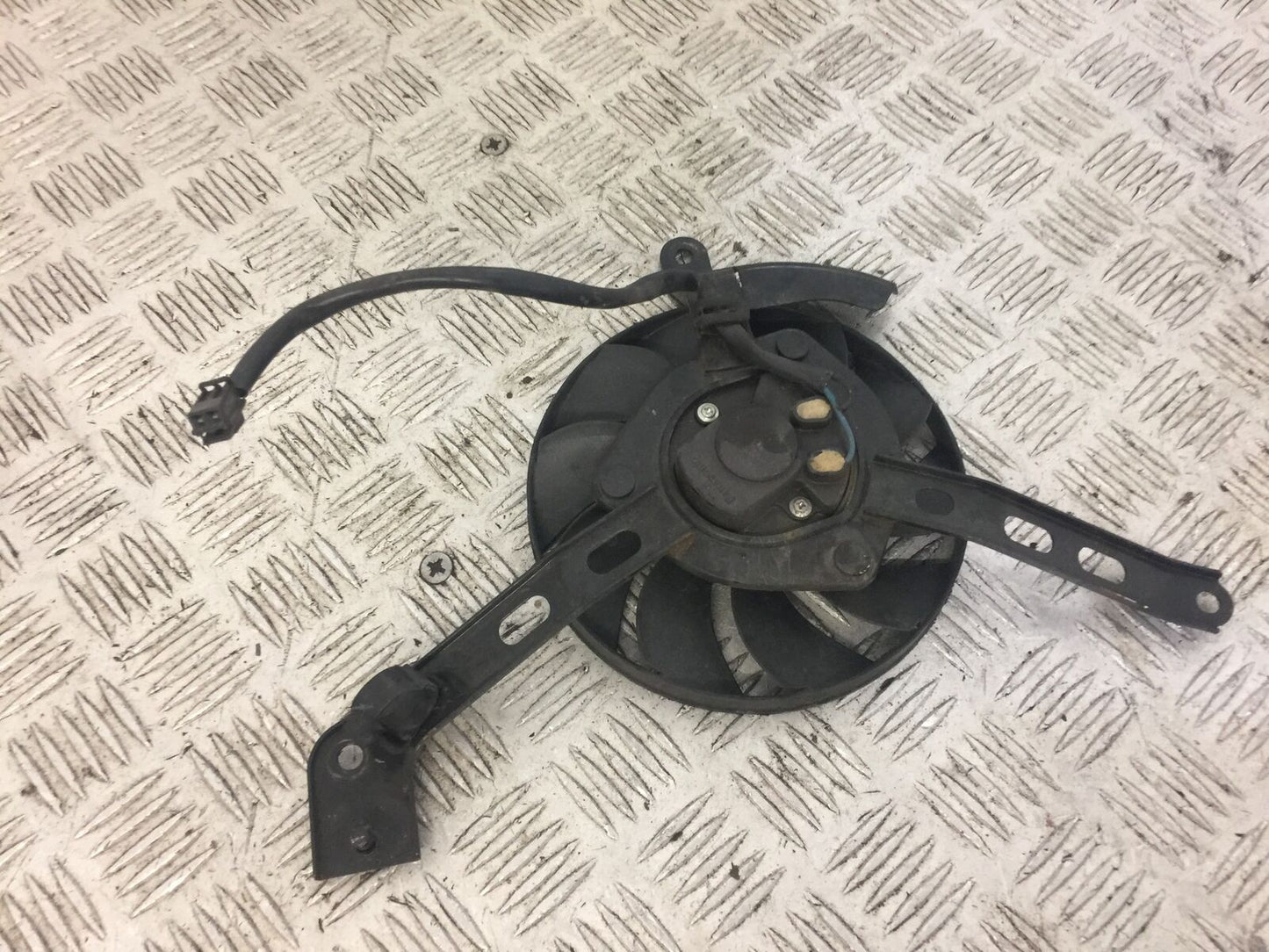 YAMAHA MT07 MT-07 TRACER RADIATOR FAN YEAR 2016 (STOCK 642)