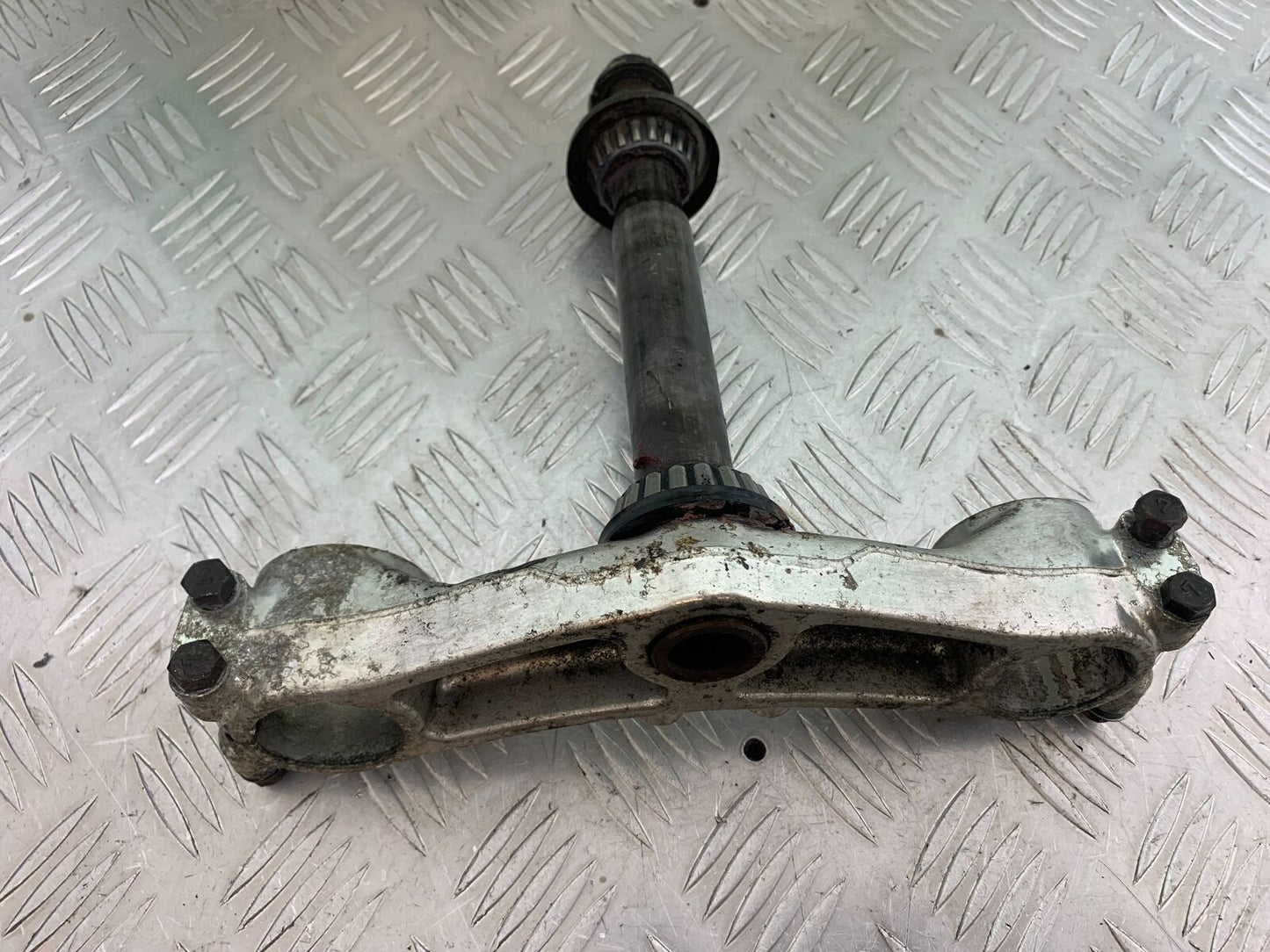 YAMAHA FJ1100 FJ 1100 BOTTOM YOKE YEAR 1984-1985 (CMB1101)