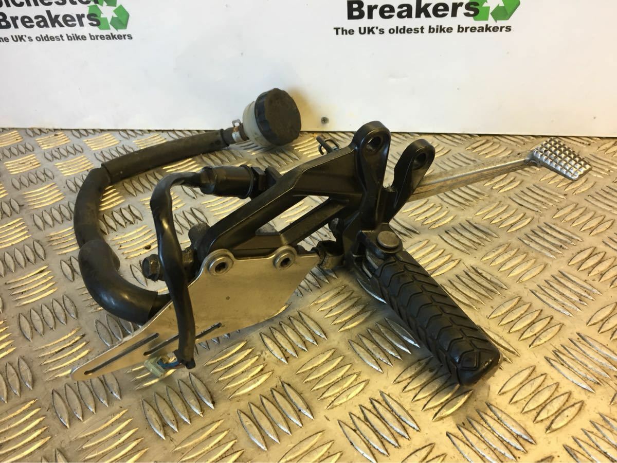 KAWASAKI ZZR1400 ZZR 1400 FRONT RIGHT HANGER COMPLETE YEAR 2009