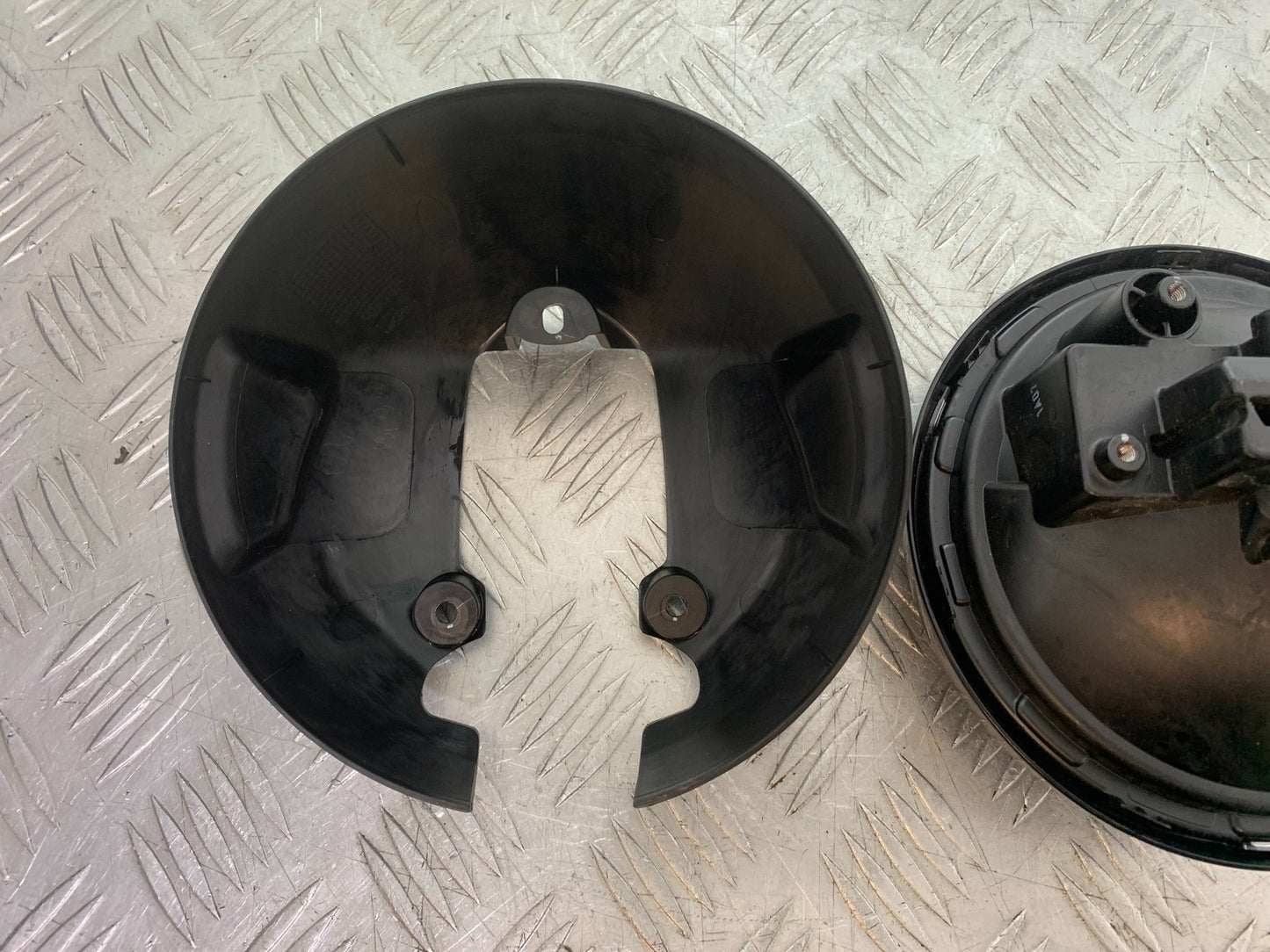 TRIUMPH TRIDENT 660 HEADLIGHT AND BACKING YEAR 2021-2024 (CMB1295)