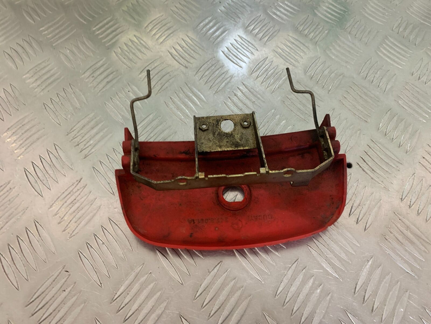 DUCATI 600ss 600 ss TAIL PIECE JOINER YEAR 1991-98 (STOCK 987)