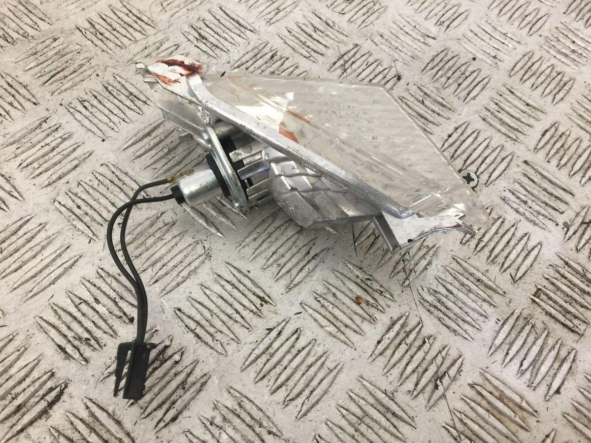 SUZUKI GSXR 750 L1-L5 RIGHT REAR INDICATOR YEAR 2012-2016 (STOCK 698)