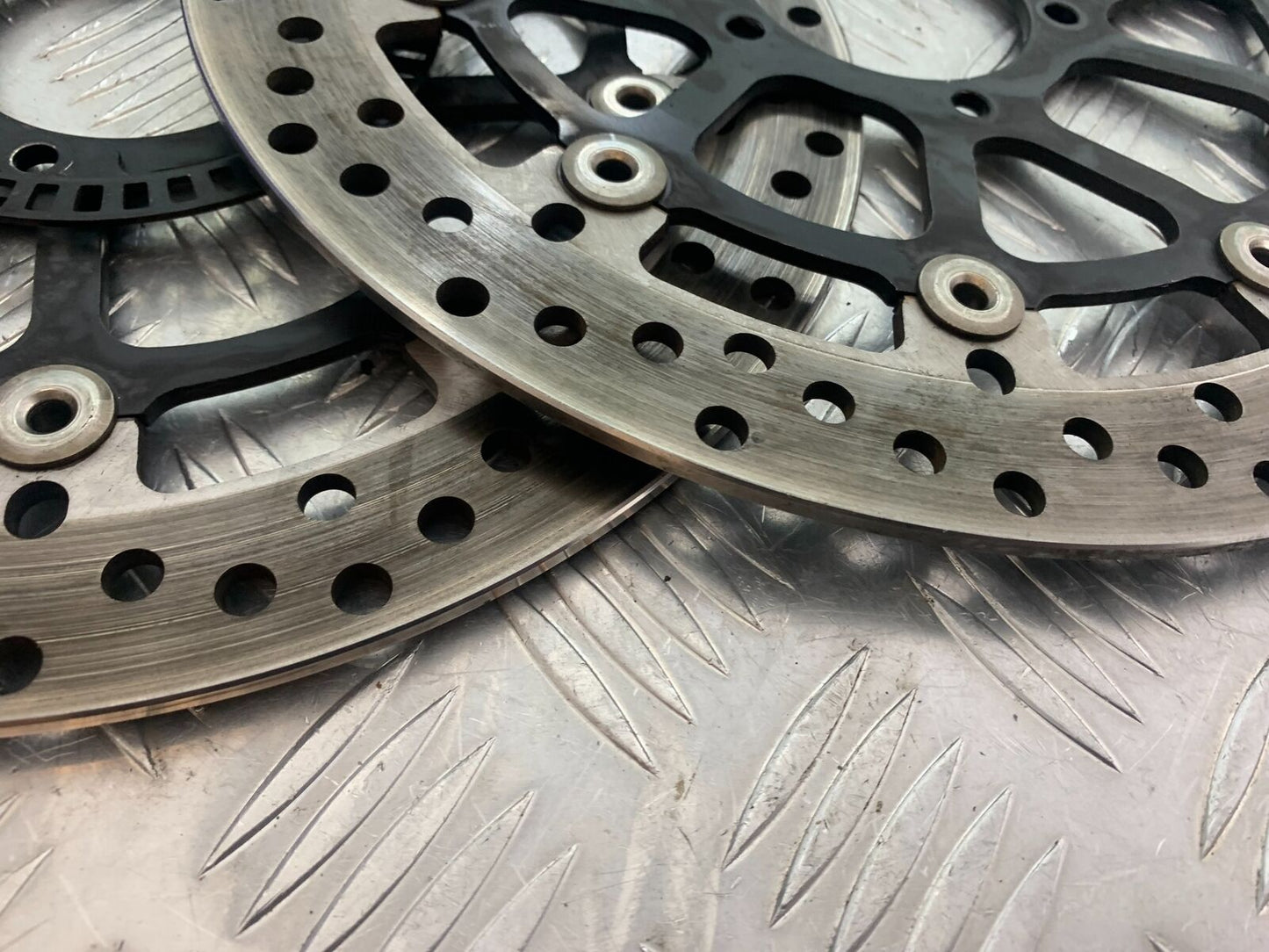 DUCATI DIAVEL 1200 FRONT BRAKE DISCS YEAR 2014-17 (CMB1054)